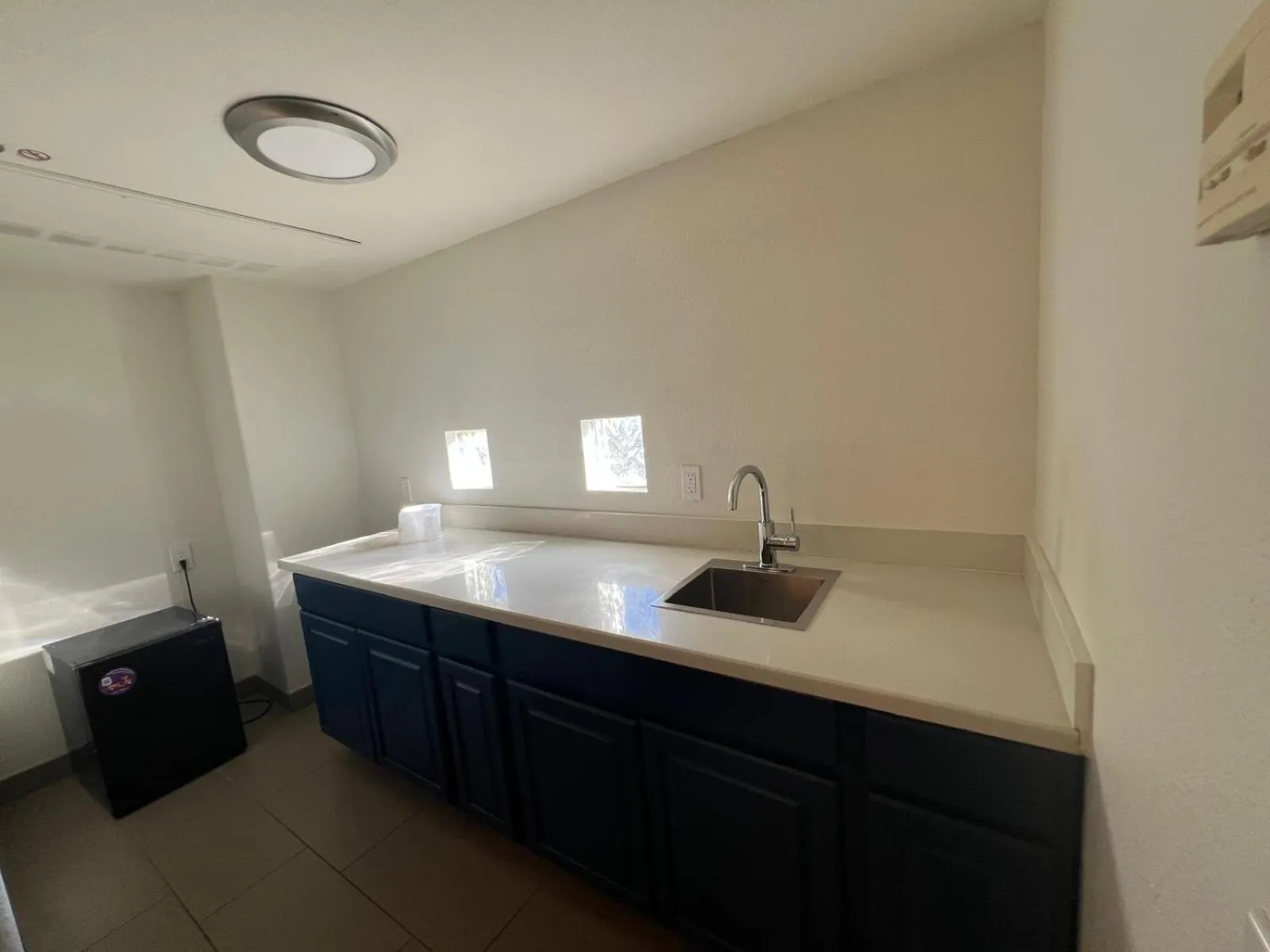 Kitchen or kitchenette in Spark by Hilton Phoenix-Glendale-Peoria