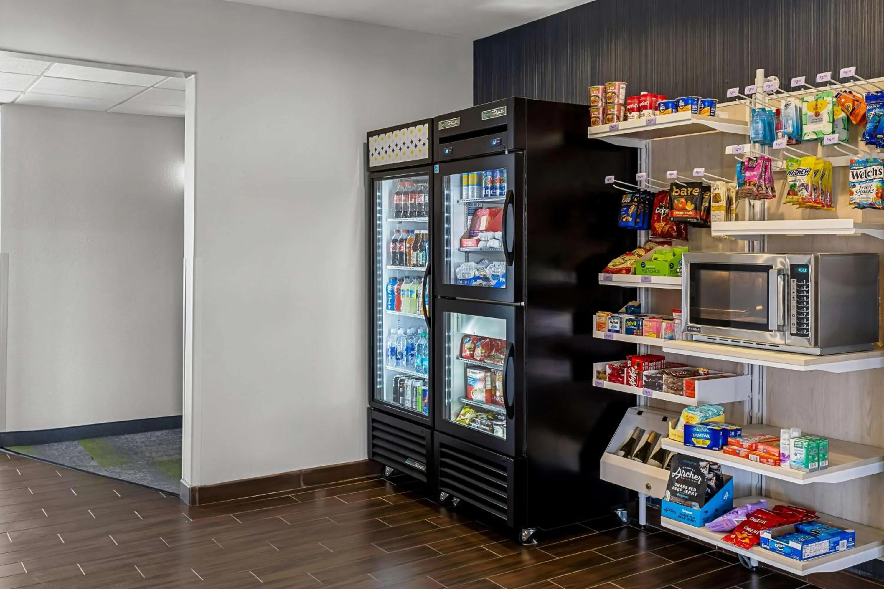 Dining area in Spark by Hilton Phoenix-Glendale-Peoria