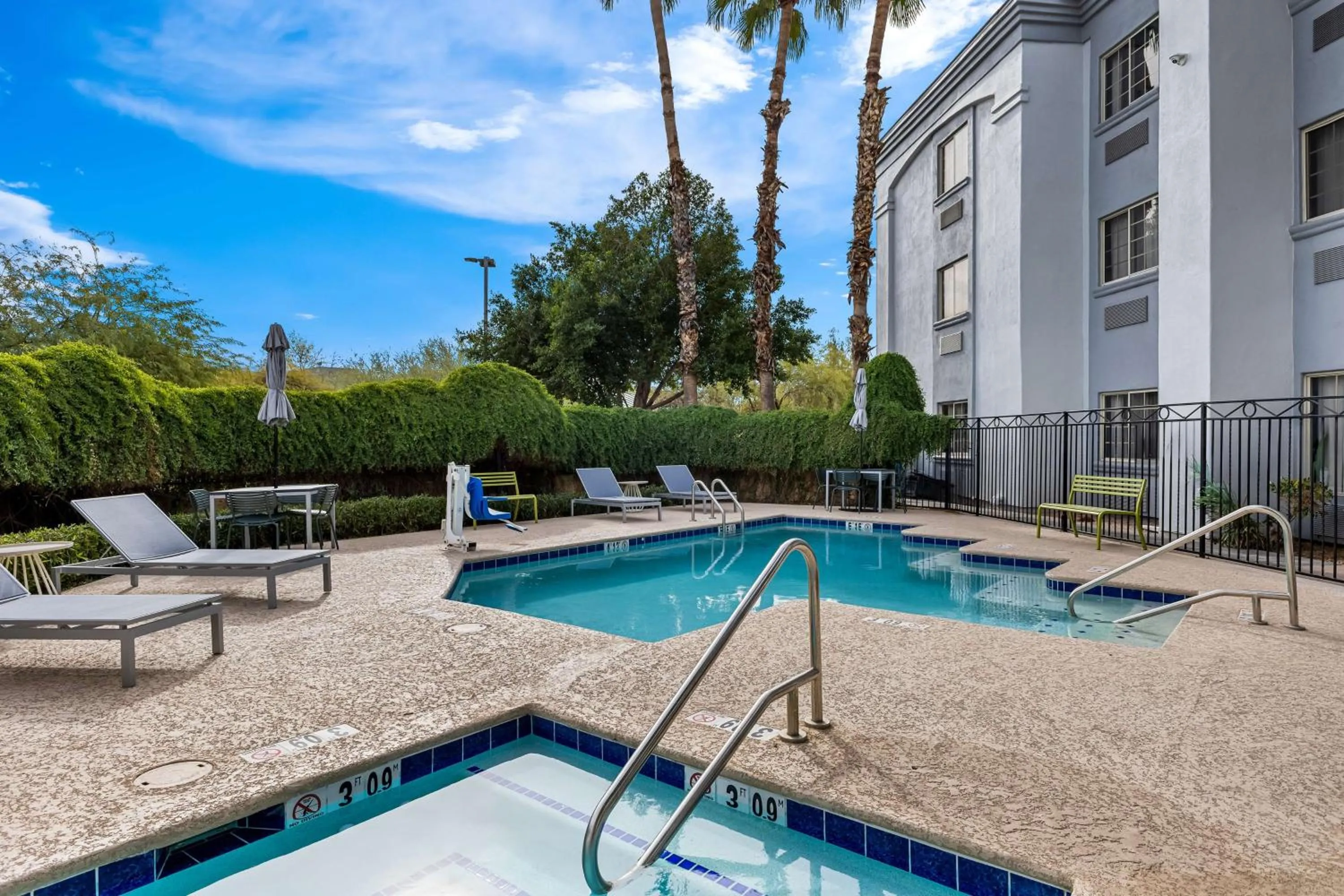 Pool view in Spark by Hilton Phoenix-Glendale-Peoria