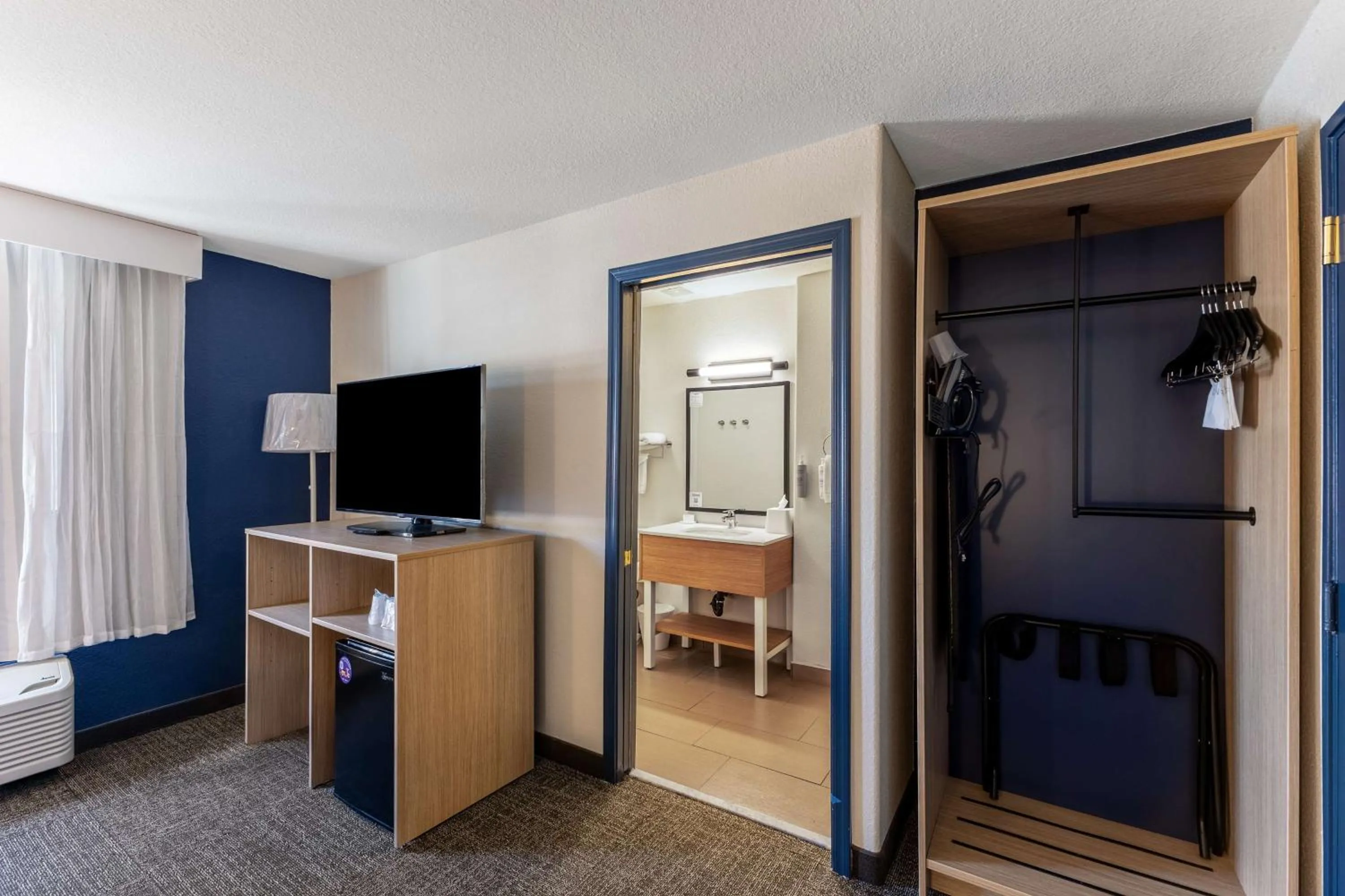 Photo of the whole room in Comfort Inn & Suites North Glendale and Peoria