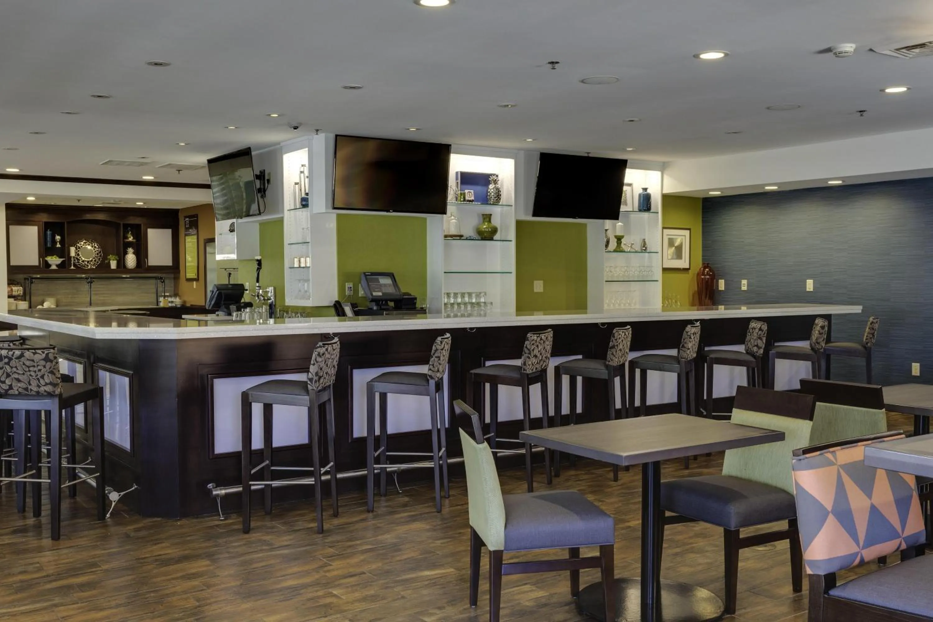 Lounge or bar in Hilton Garden Inn South Bend