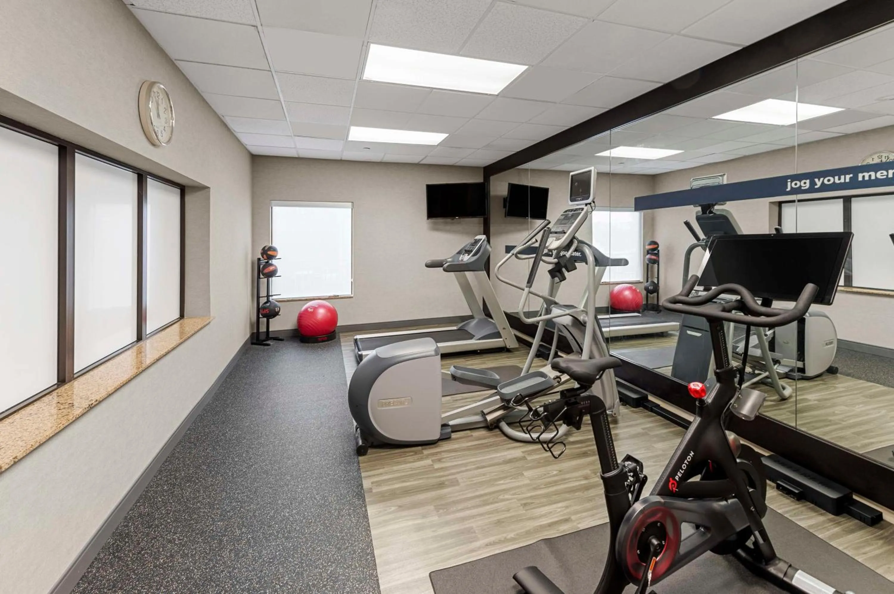Fitness centre/facilities in Hampton Inn Nanuet