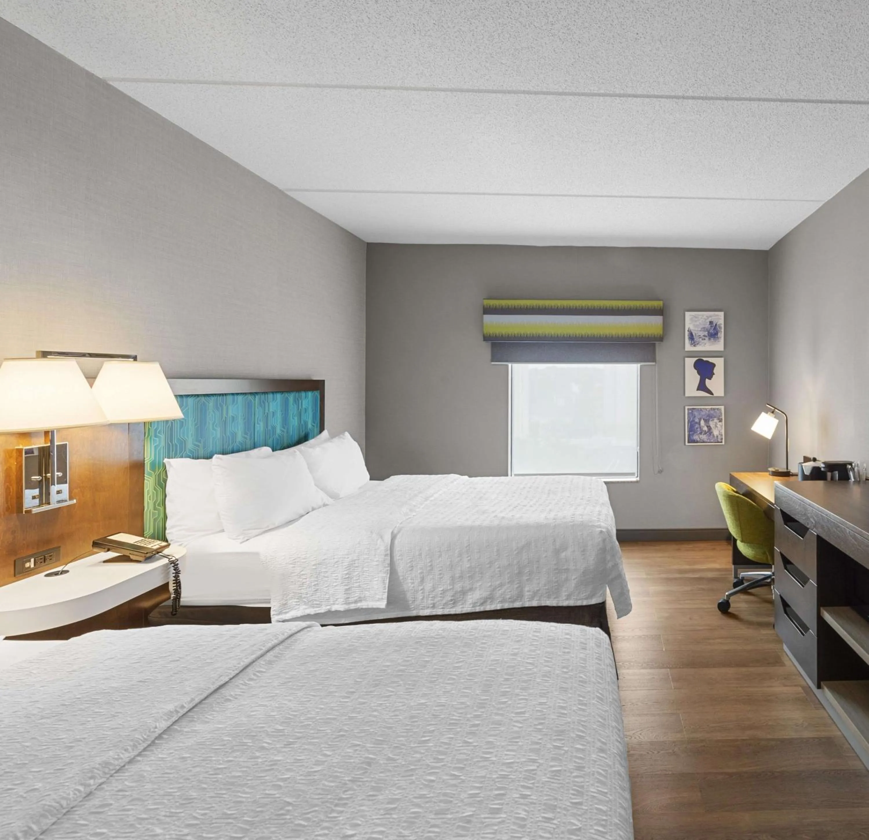 Bed in Hampton Inn Nanuet