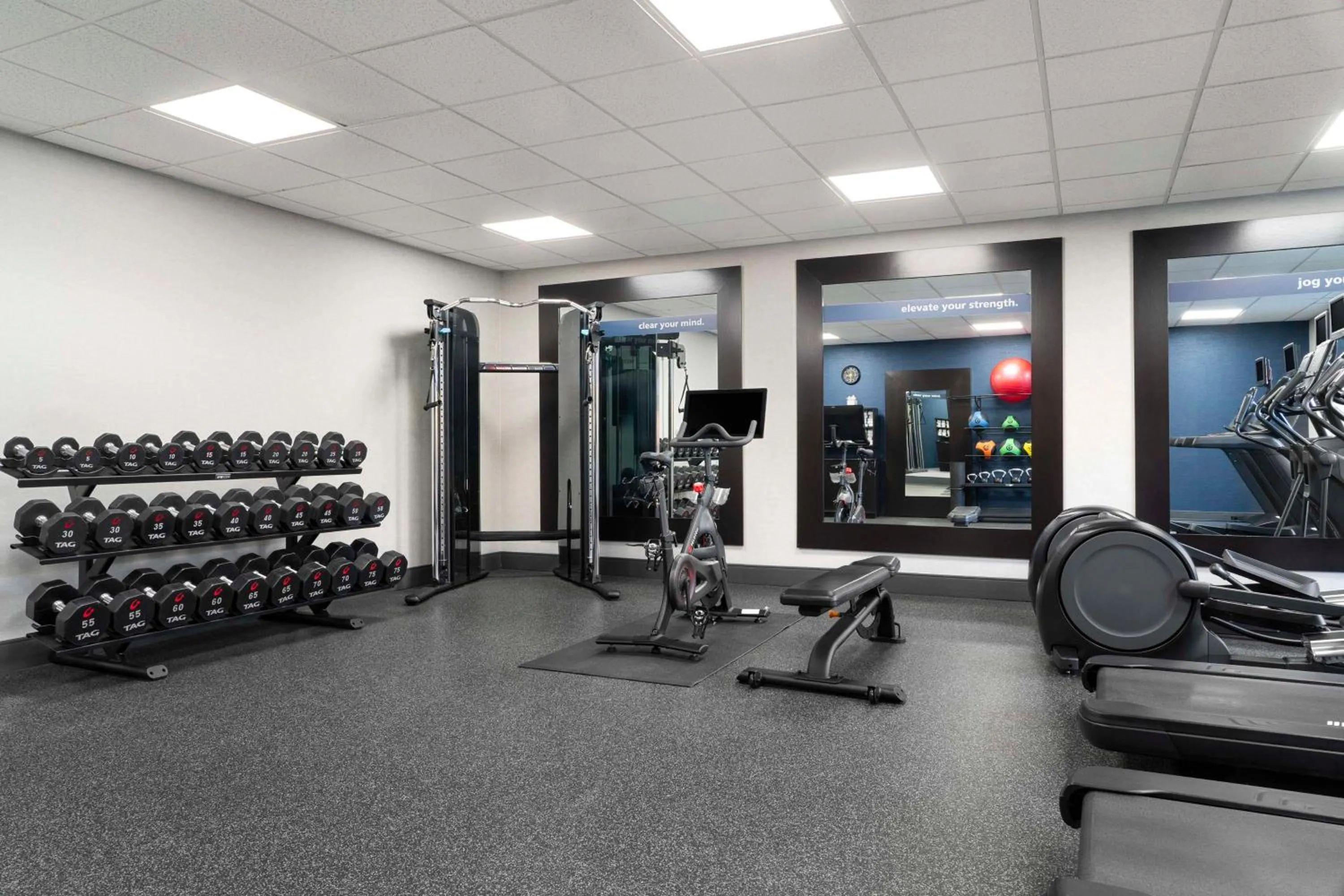 Fitness centre/facilities in Hampton Inn Stafford / Quantico-Aquia