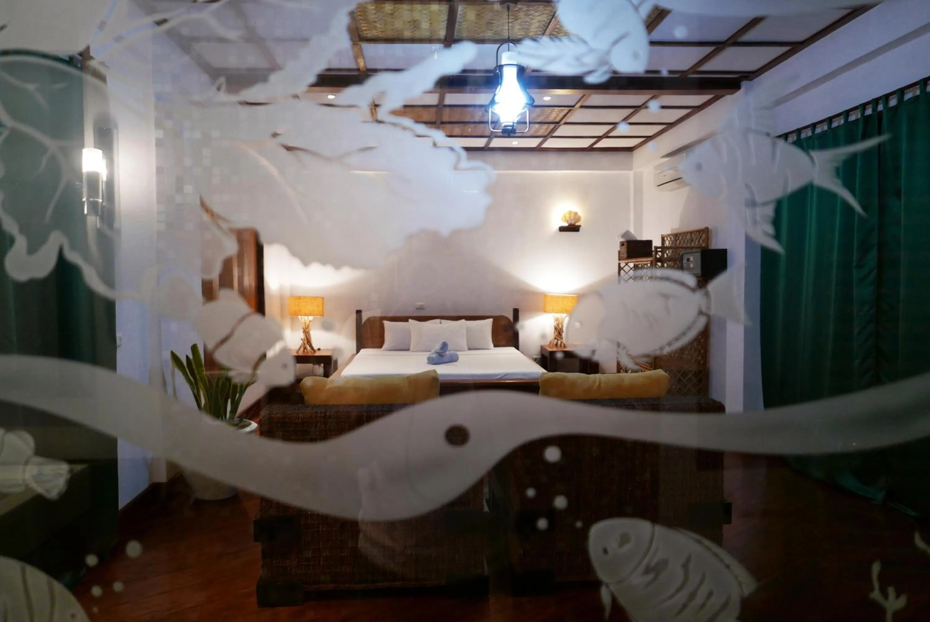 Bed in Dolarog Beach Resort