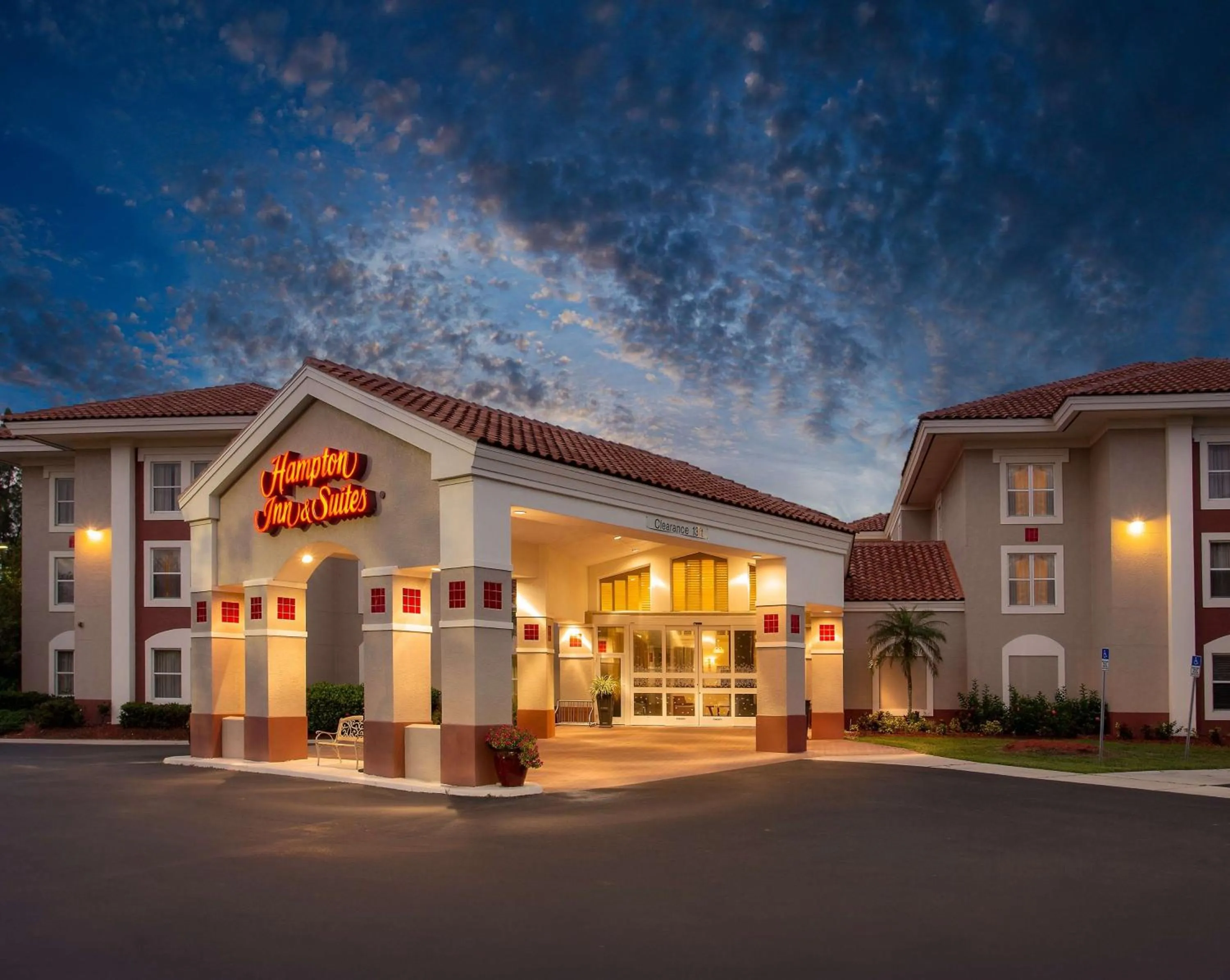 Property building in Hampton Inn & Suites Venice Bayside South Sarasota