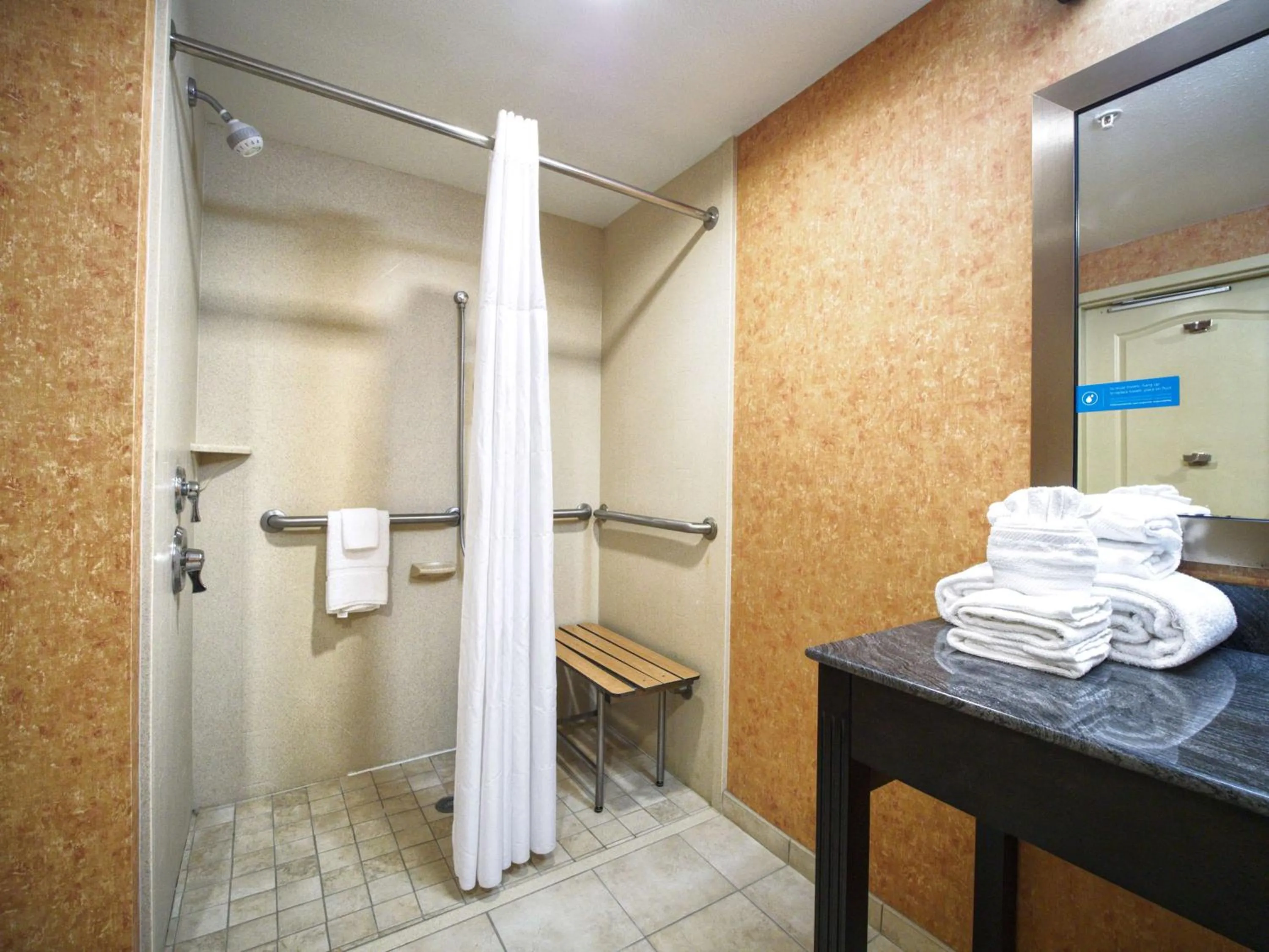 Bathroom in Hampton Inn & Suites Elk City