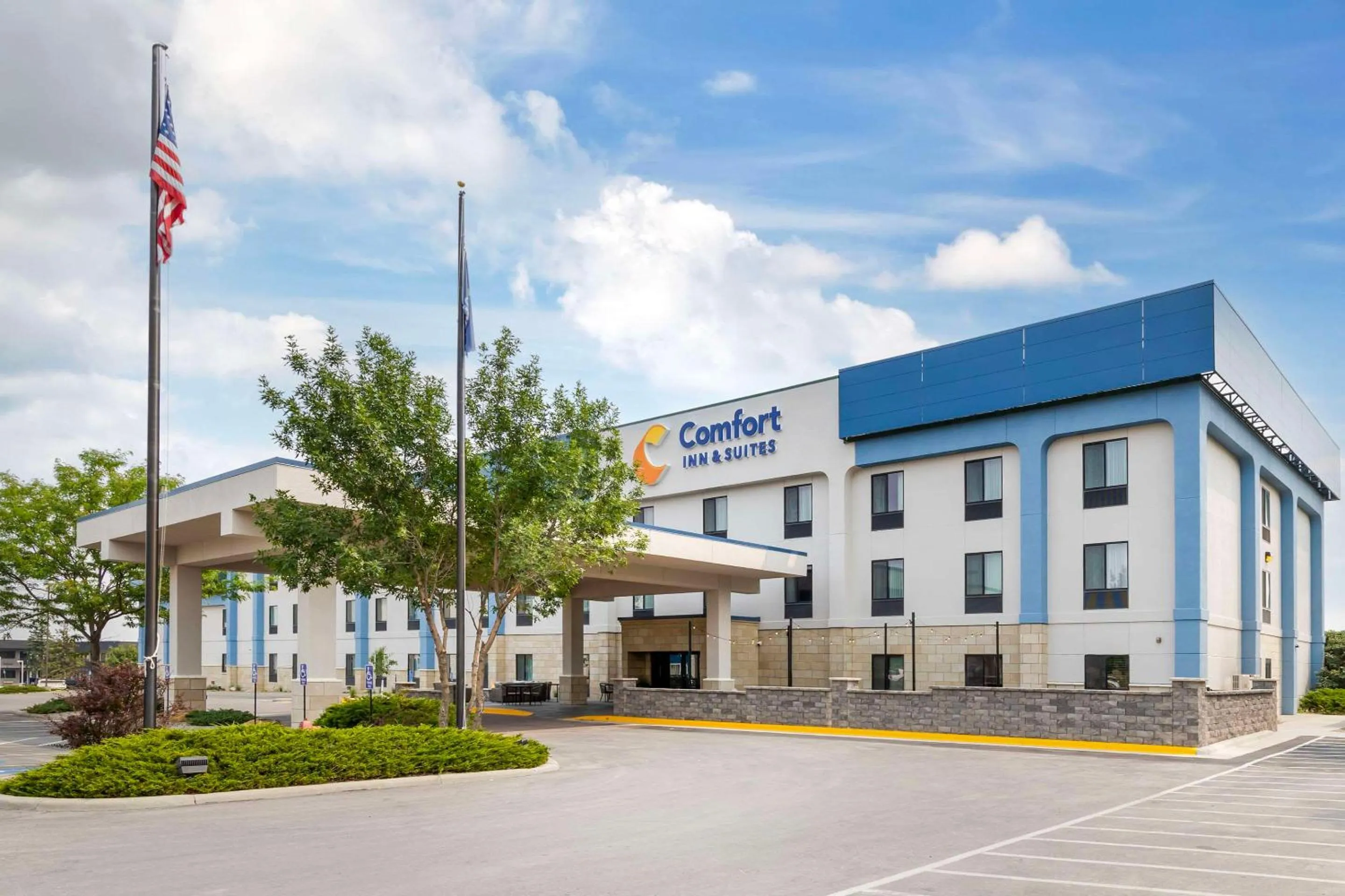 Property building in Comfort Inn & Suites Rapid City near Mt Rushmore