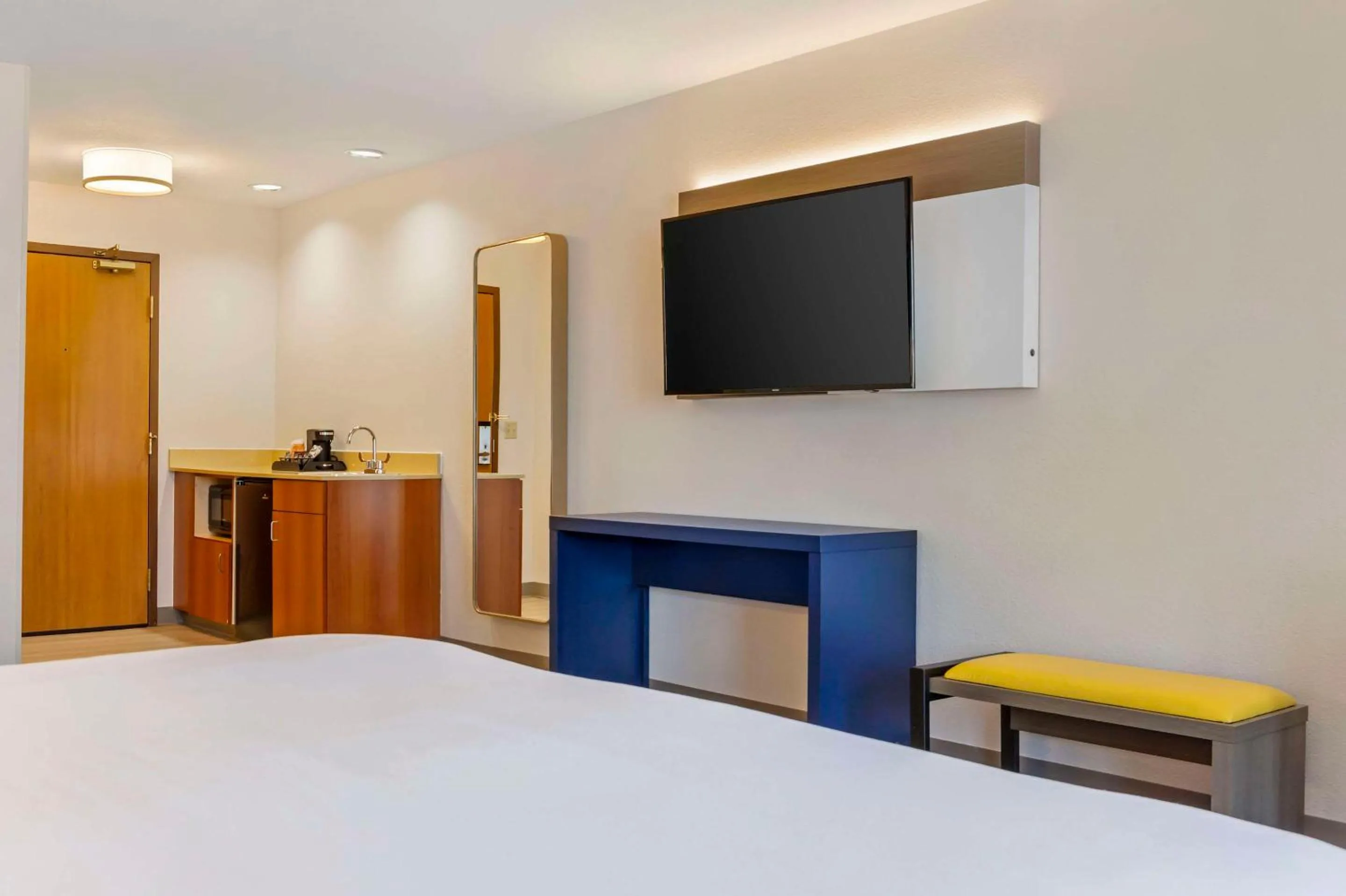 Bedroom, Bed in Comfort Inn & Suites Rapid City near Mt Rushmore