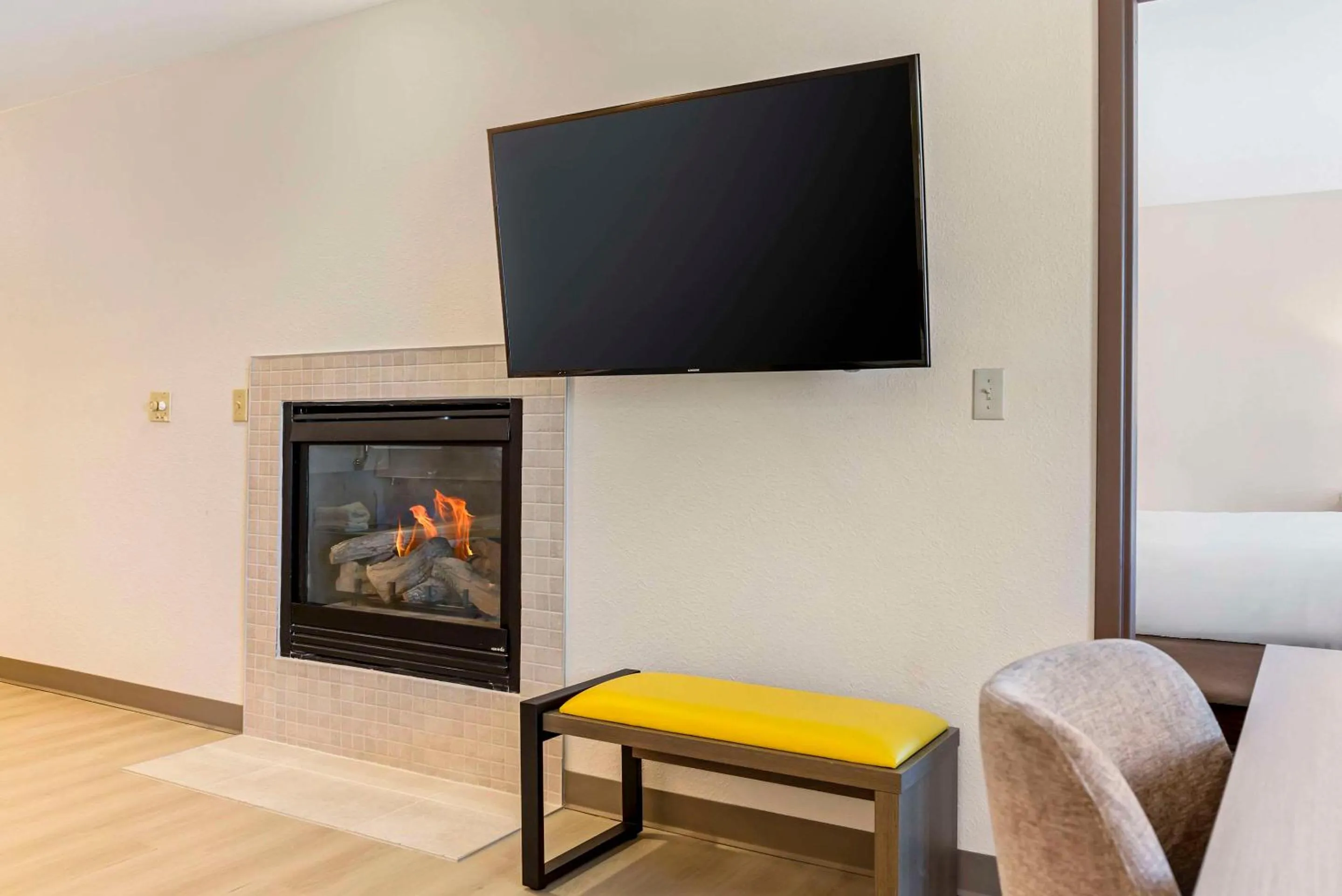 Bedroom in Comfort Inn & Suites Rapid City near Mt Rushmore