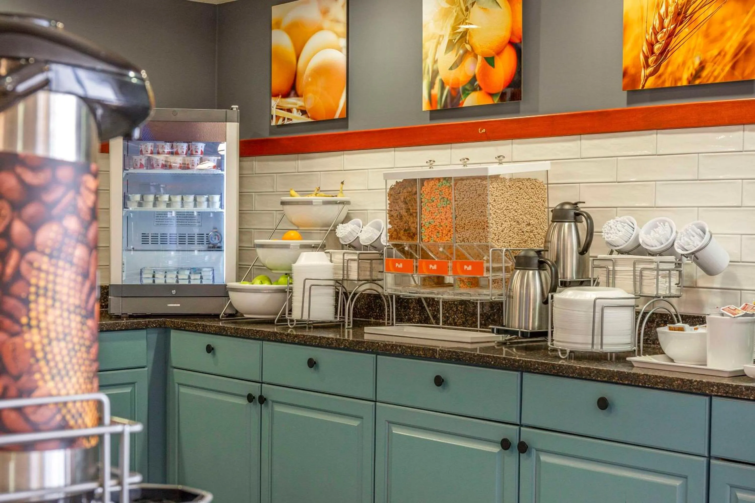 Breakfast in Comfort Inn & Suites Rapid City near Mt Rushmore