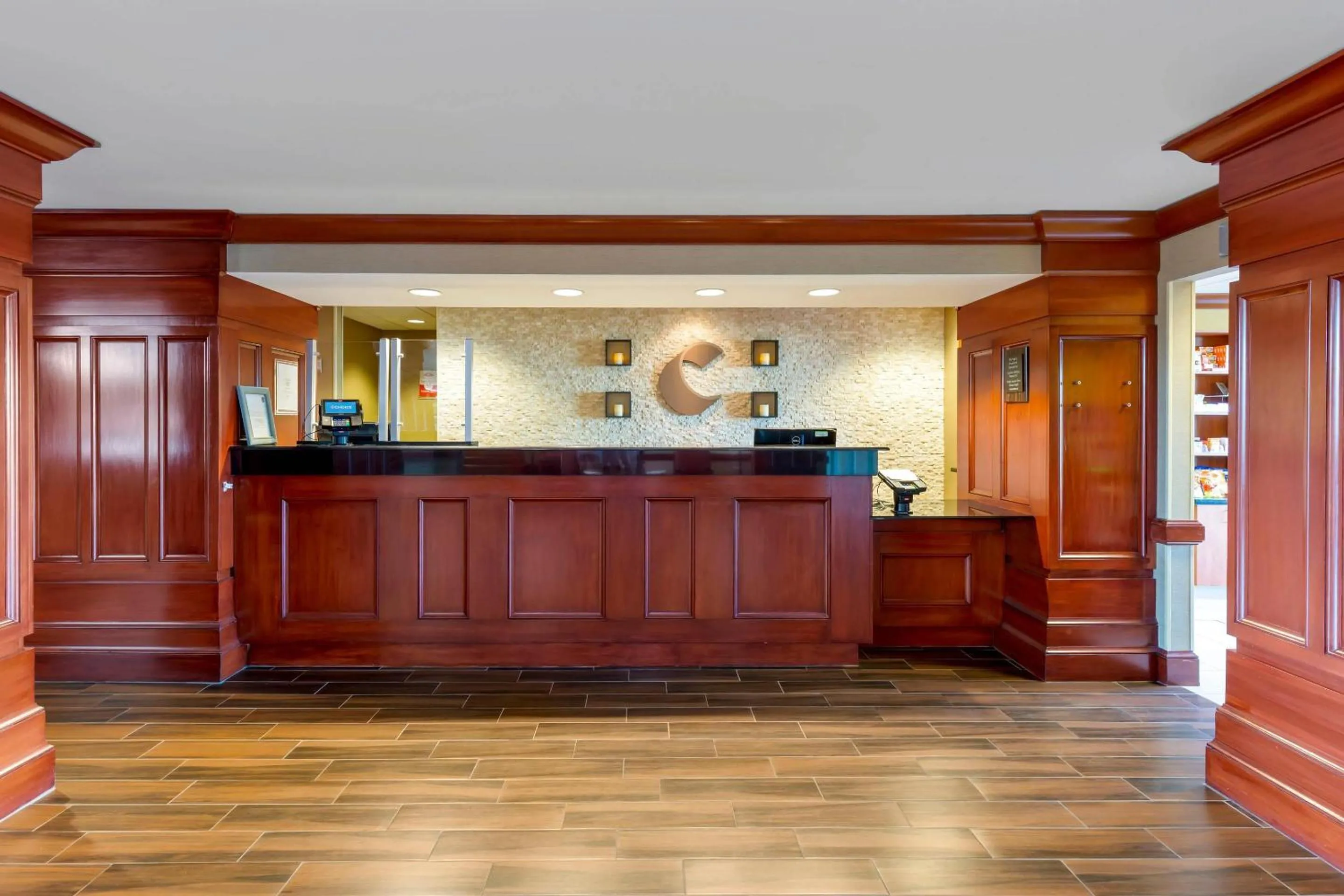 Lobby or reception in Comfort Suites Manassas Battlefield Park