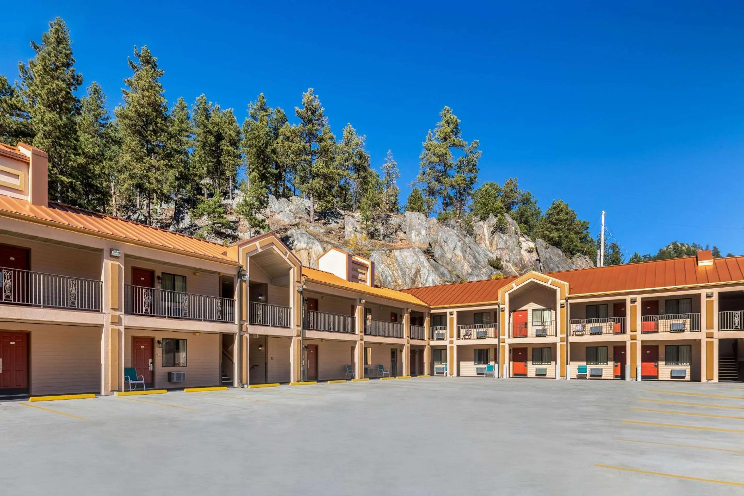 Property building in Quality Inn Keystone near Mount Rushmore