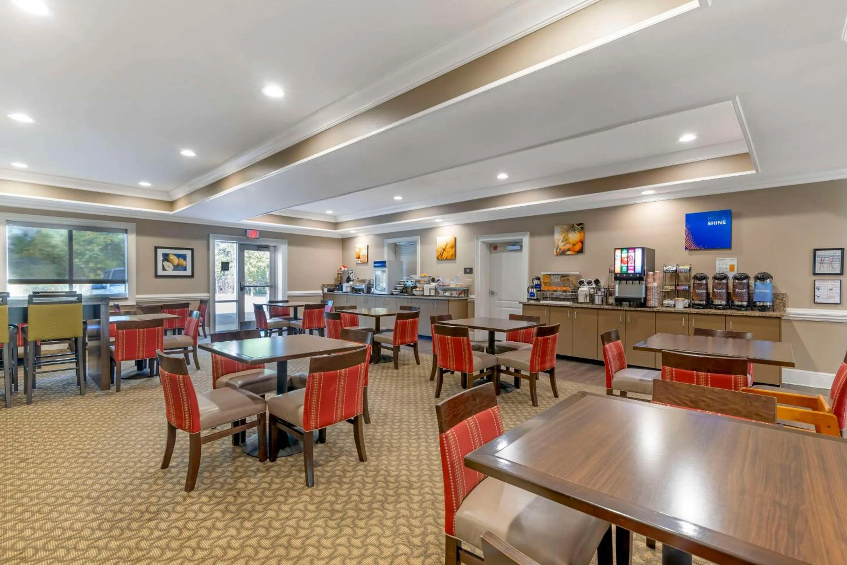 Breakfast in Comfort Inn & Suites Tifton