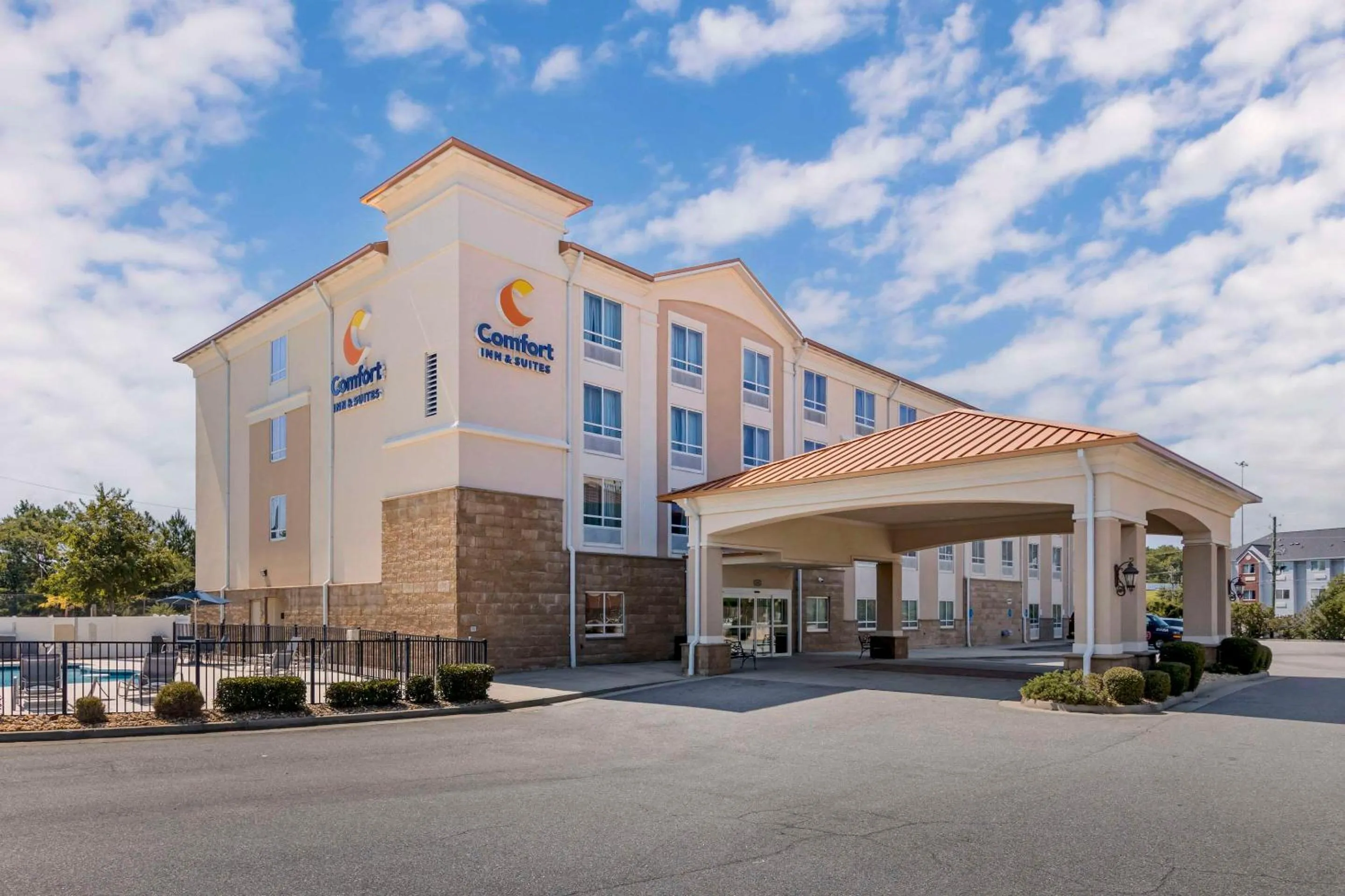 Property building in Comfort Inn & Suites Tifton