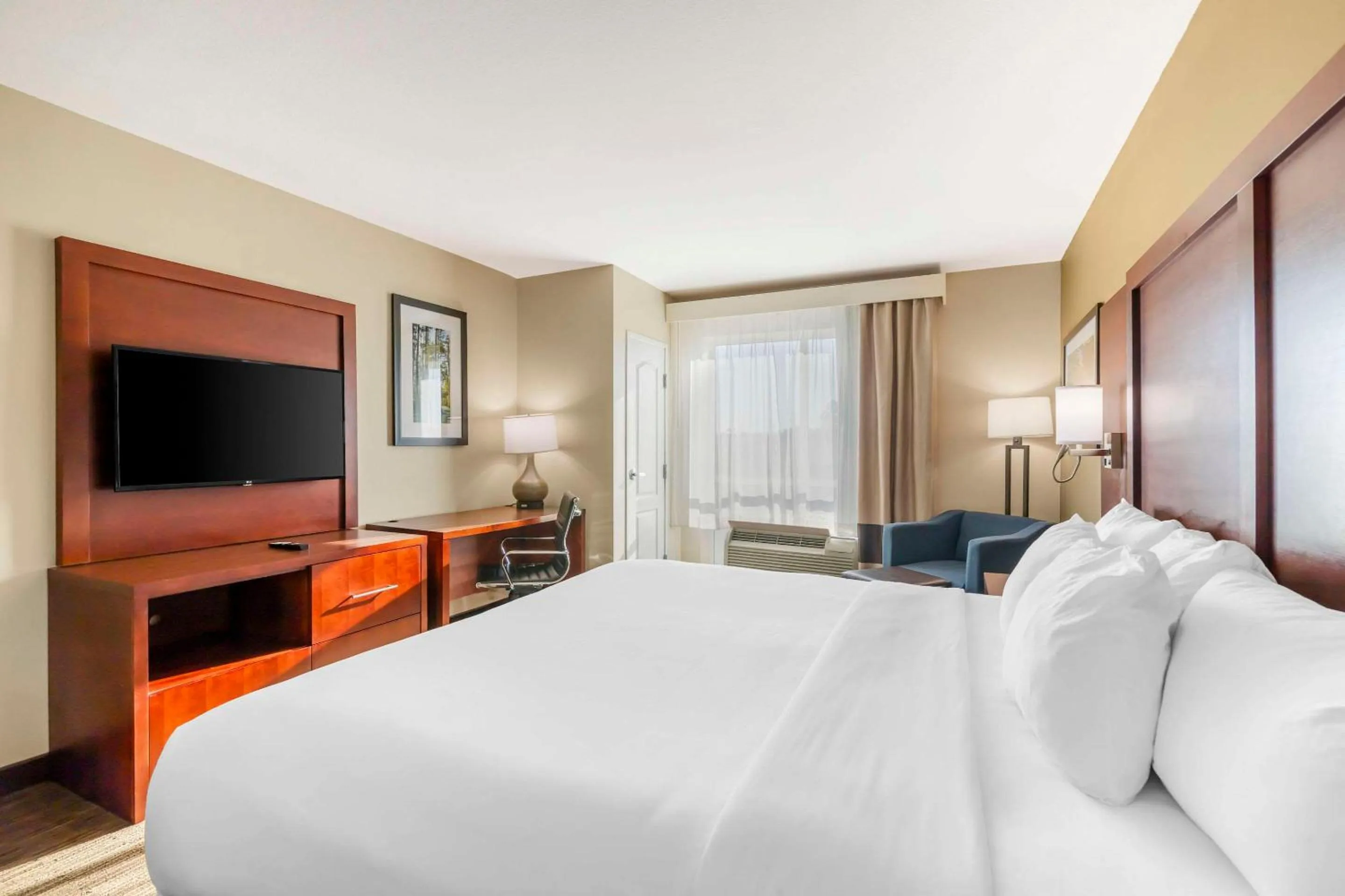 Bedroom, Bed in Comfort Inn & Suites Tifton