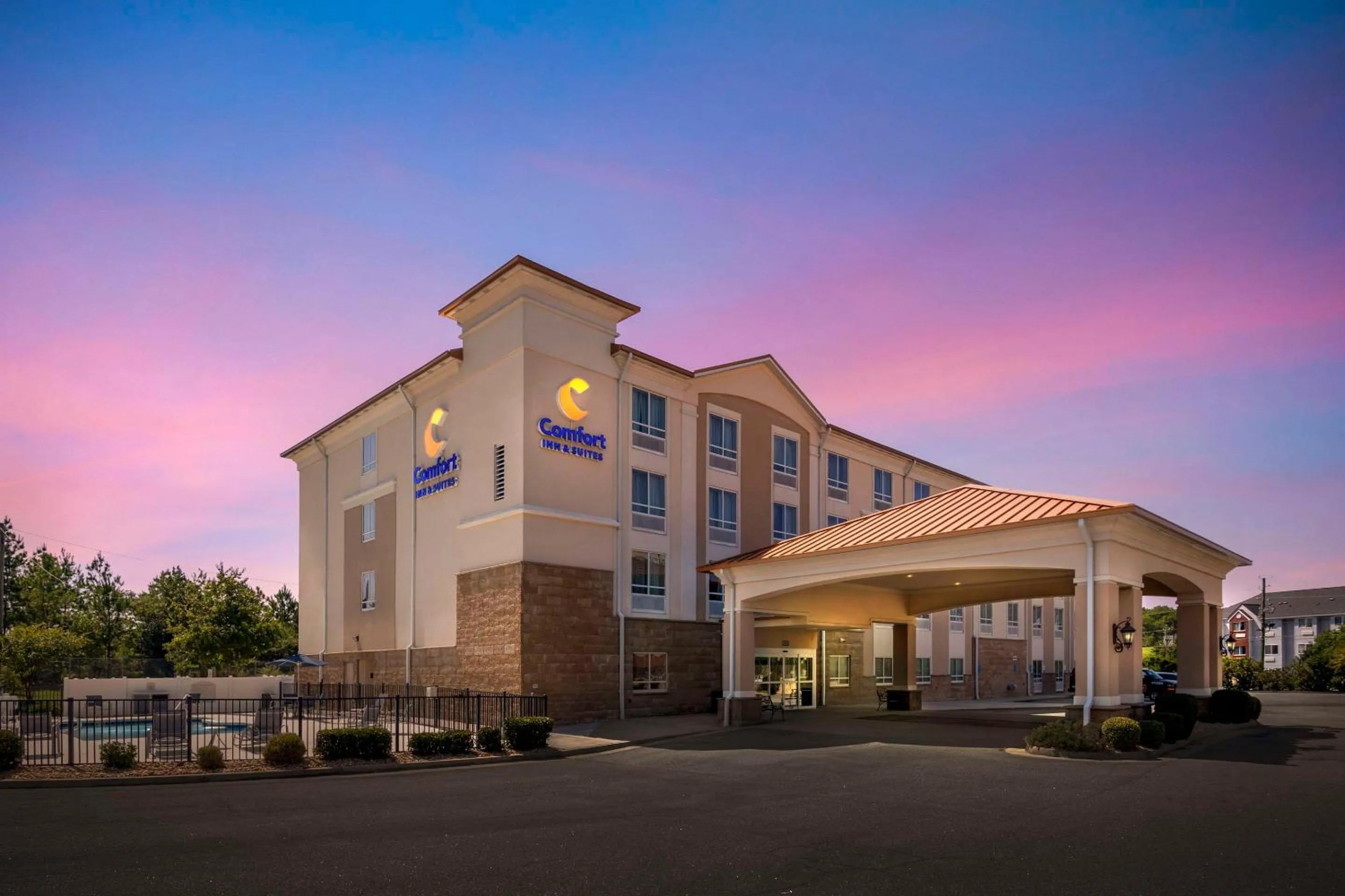 Property building in Comfort Inn & Suites Tifton