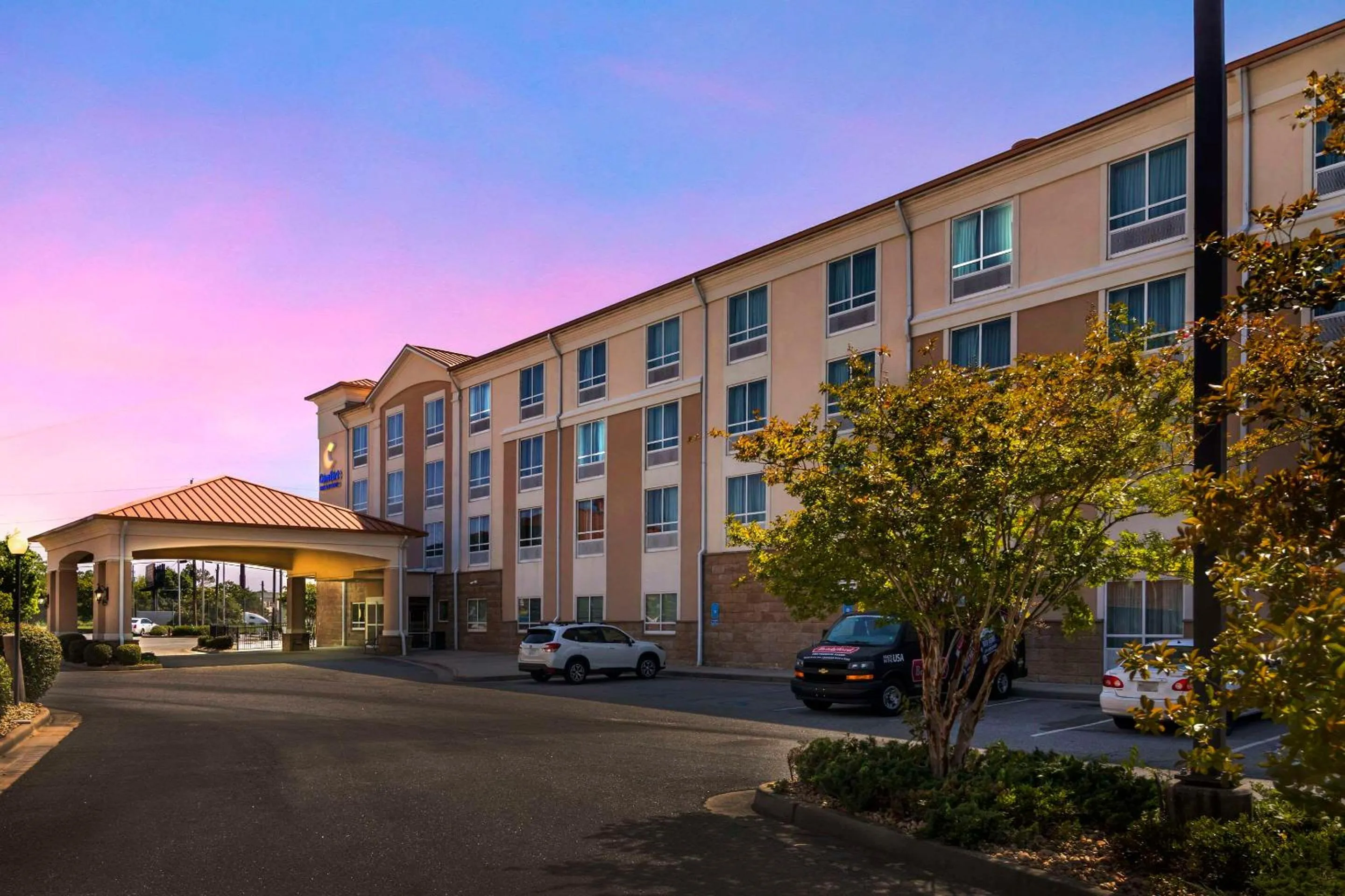 Property building in Comfort Inn & Suites Tifton