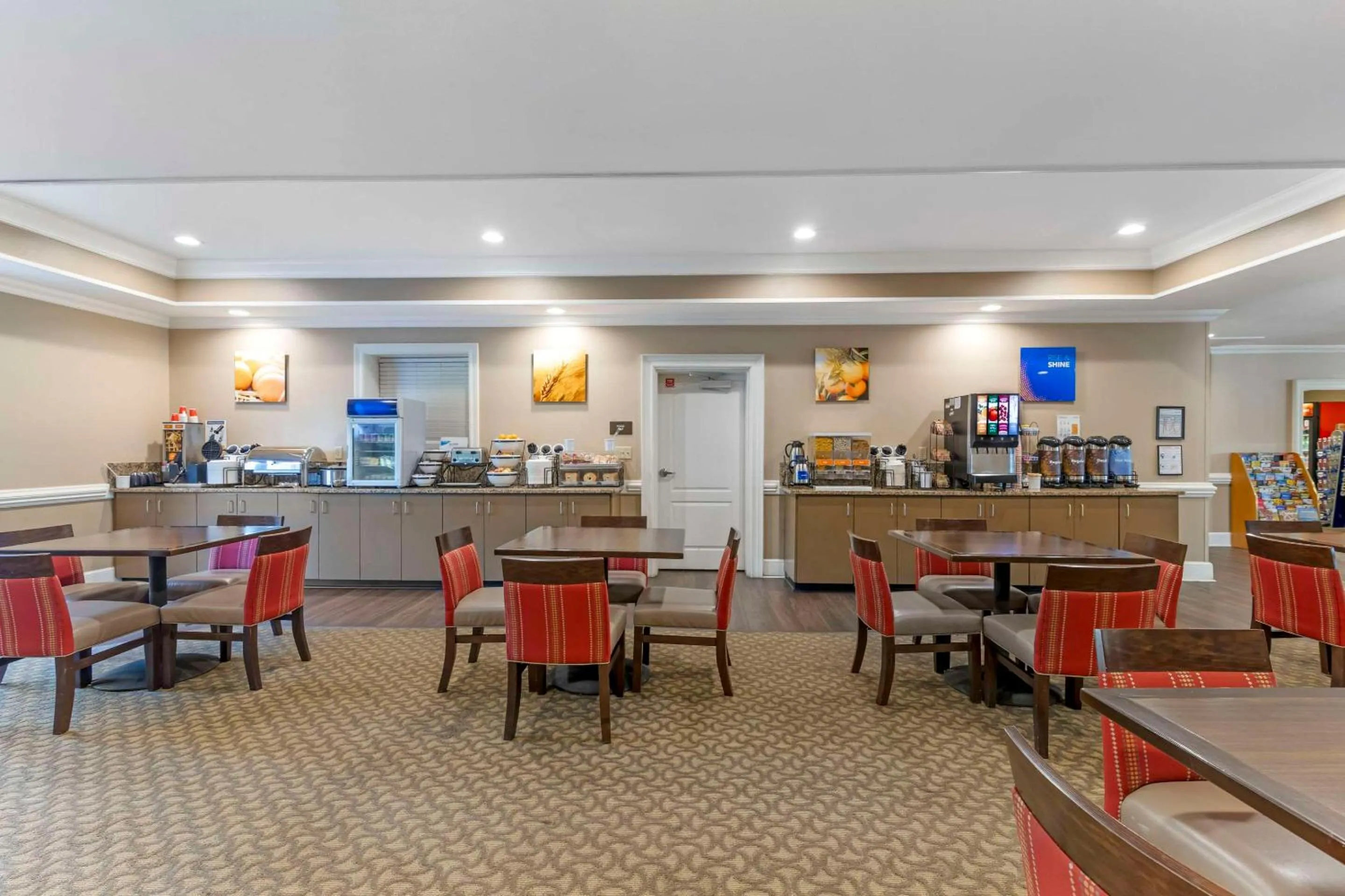 Breakfast in Comfort Inn & Suites Tifton