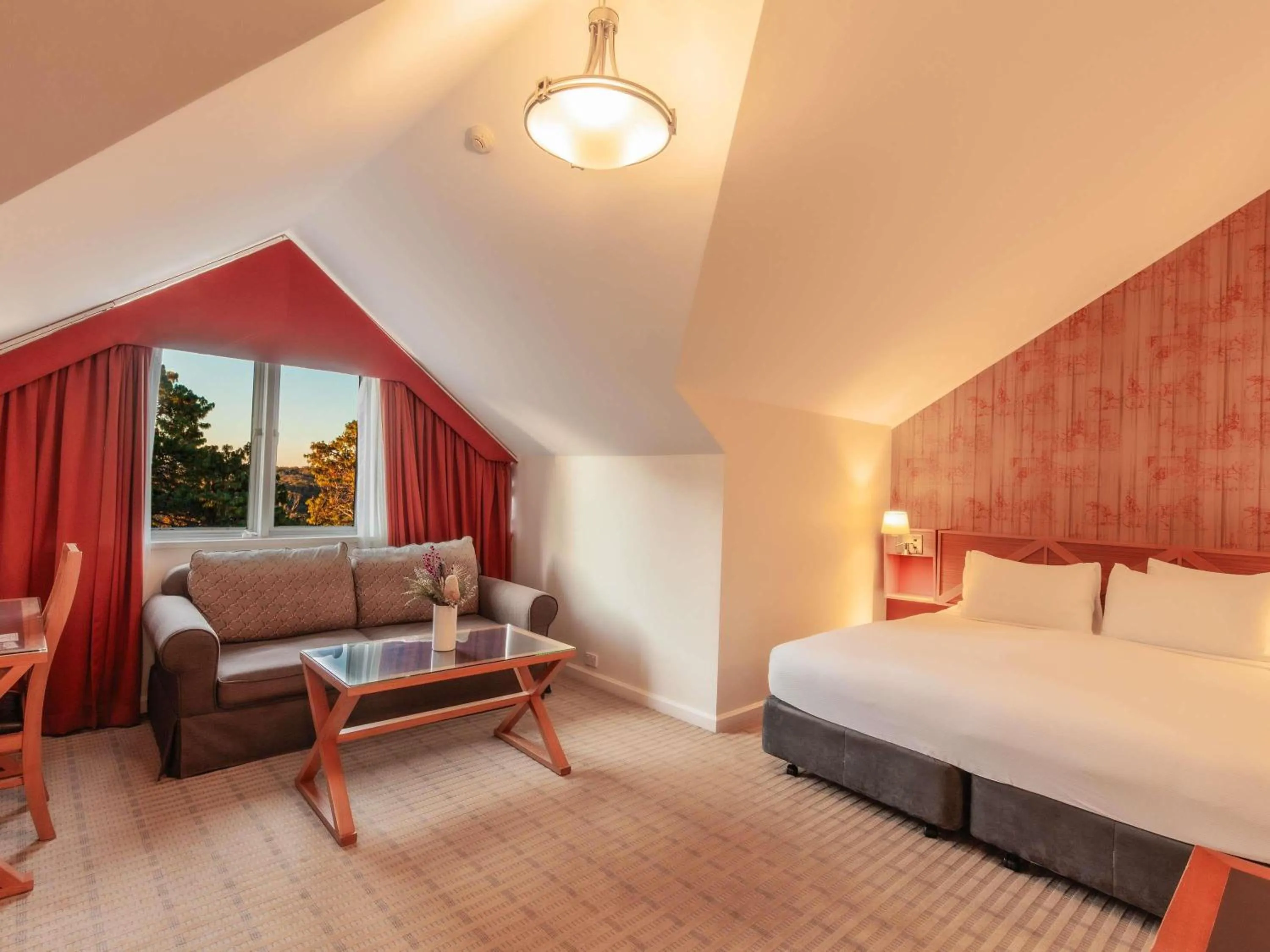 Bedroom, Bed in Fairmont Resort Blue Mountains MGallery Collection