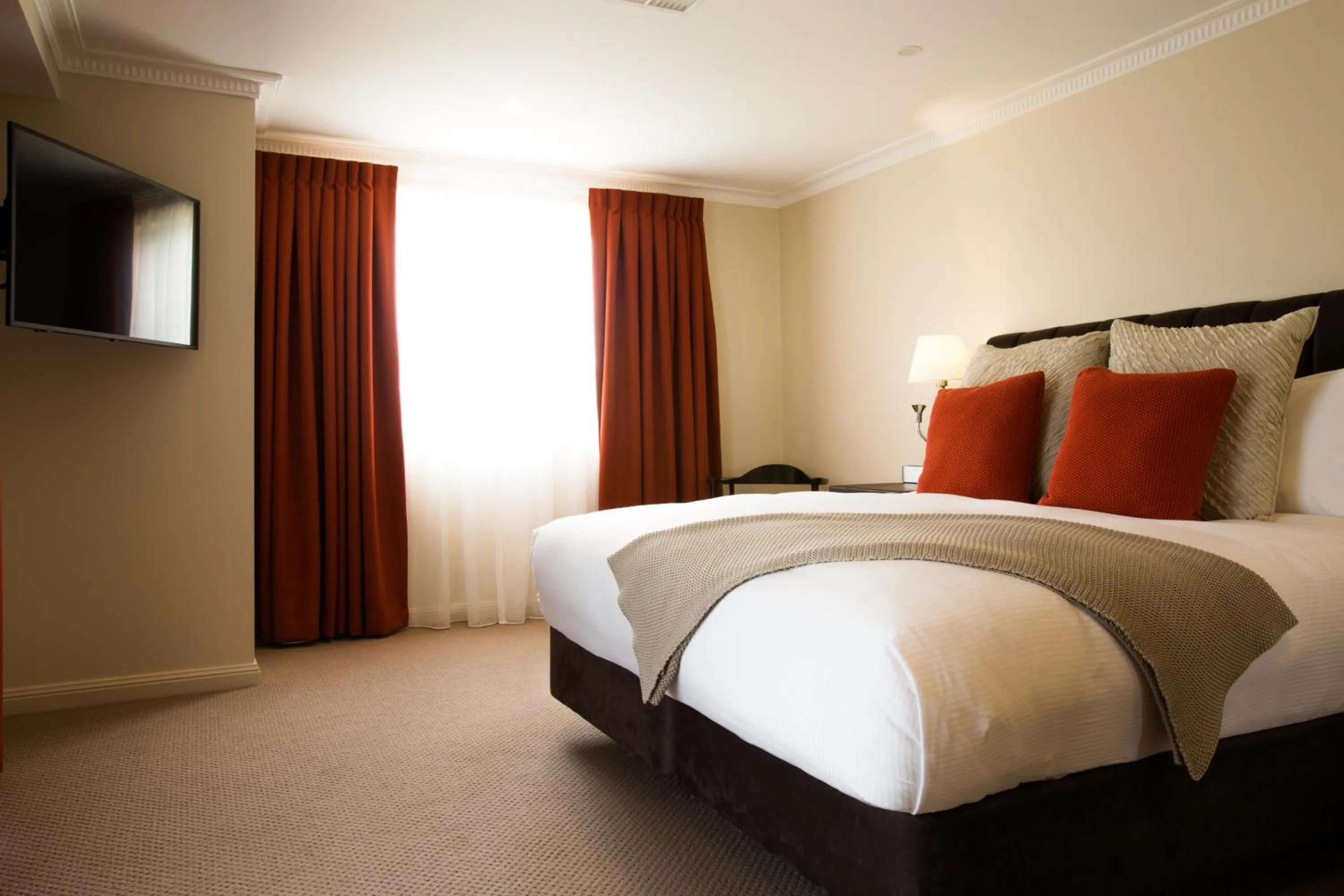 Bedroom, Bed in Fairmont Resort Blue Mountains MGallery Collection