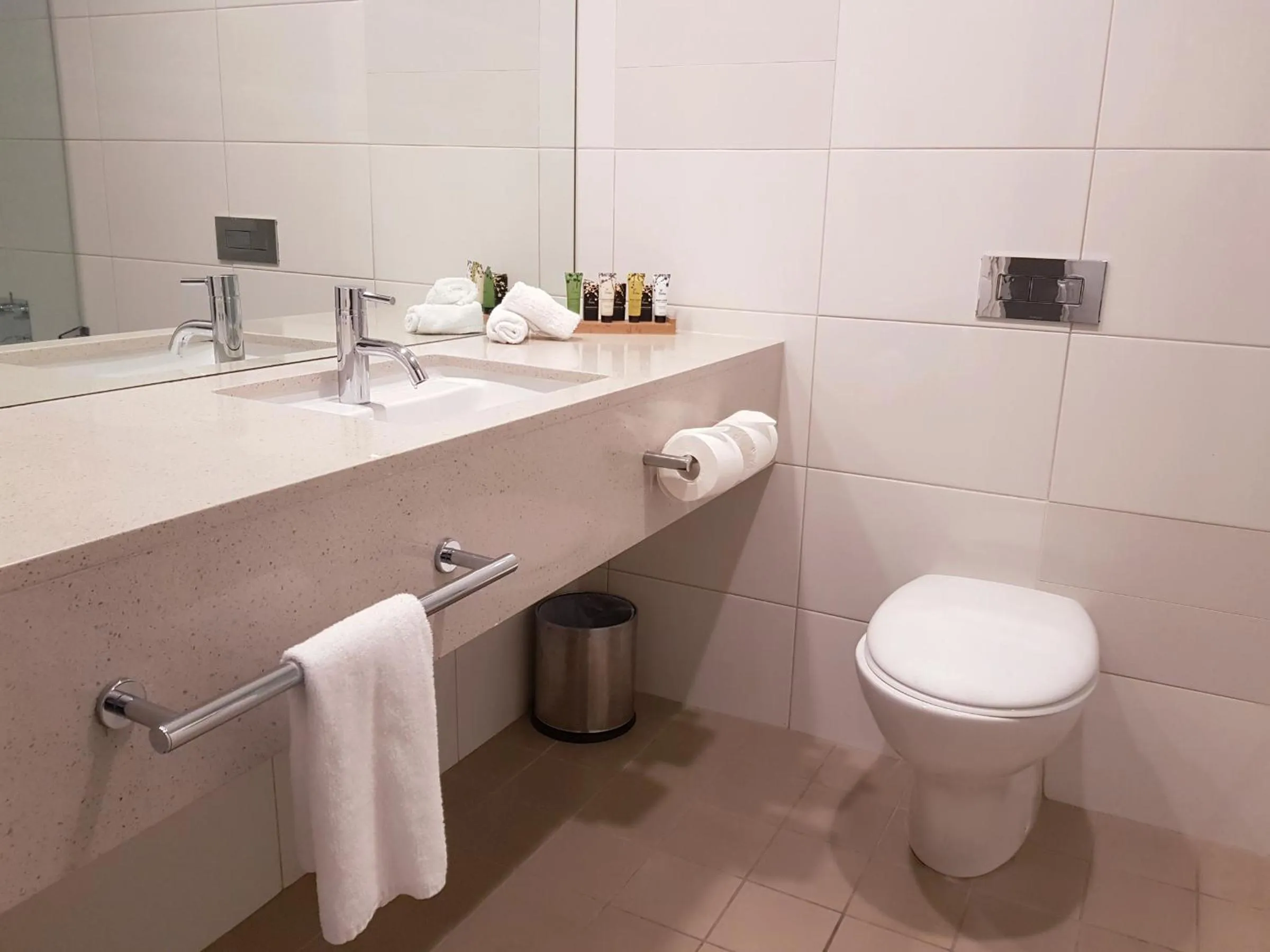 Bathroom in Fairmont Resort Blue Mountains MGallery Collection