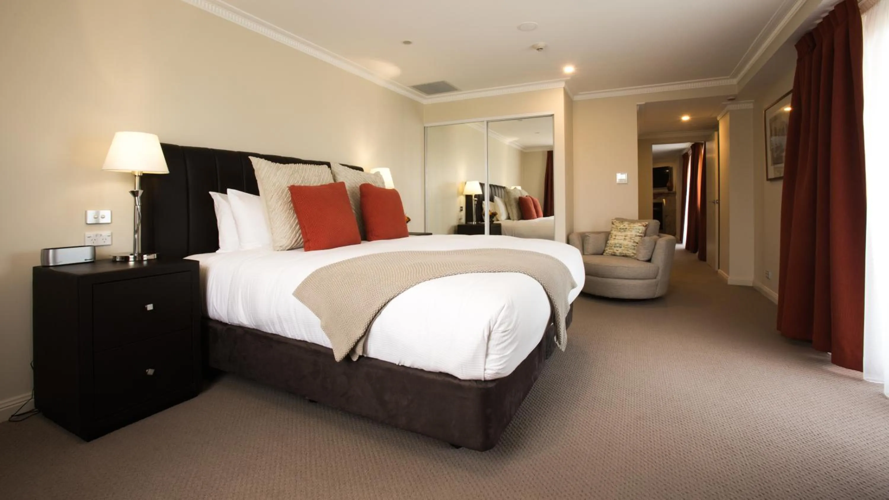 Bedroom, Bed in Fairmont Resort Blue Mountains MGallery Collection