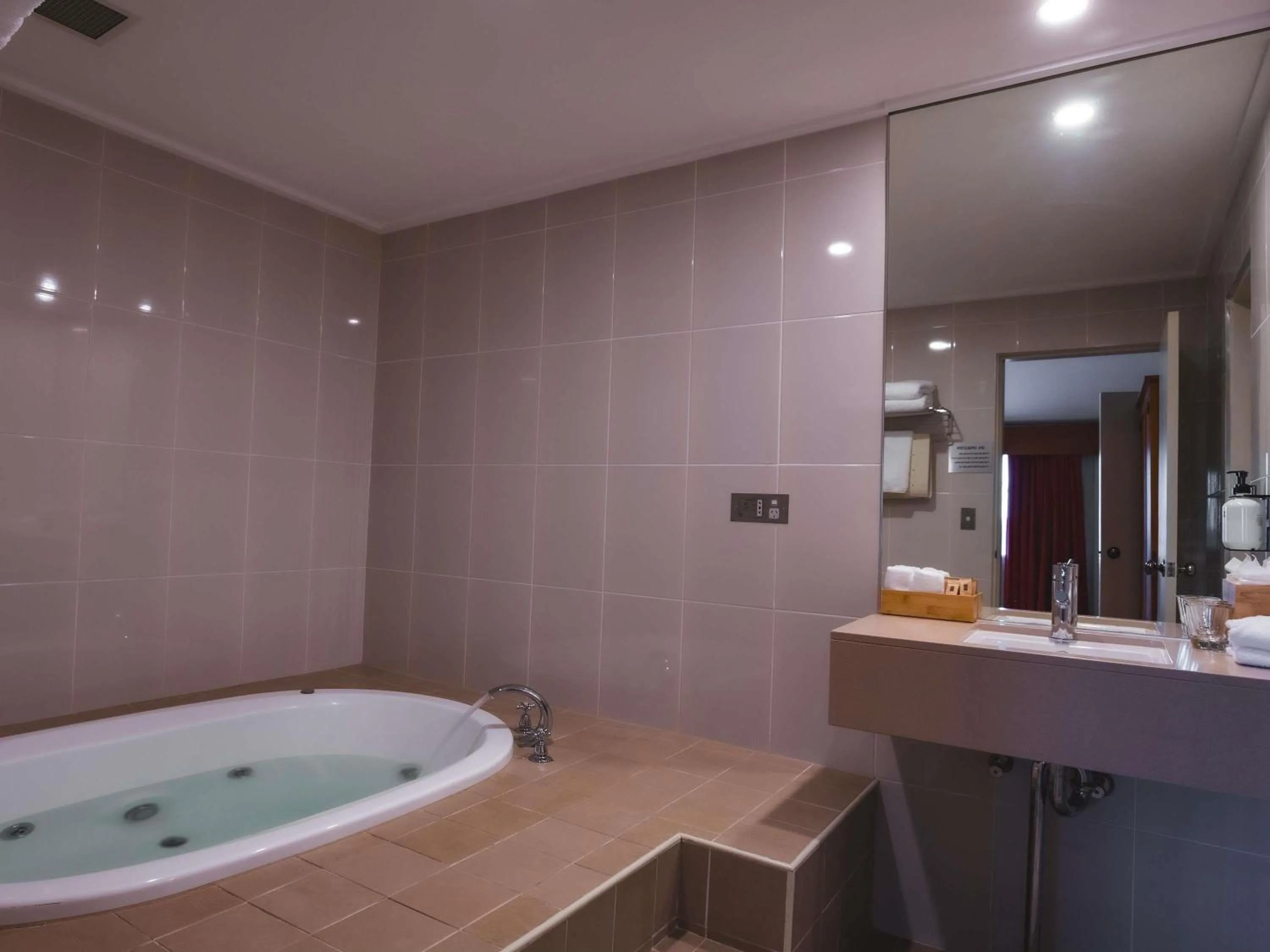 Bedroom in Fairmont Resort Blue Mountains MGallery Collection