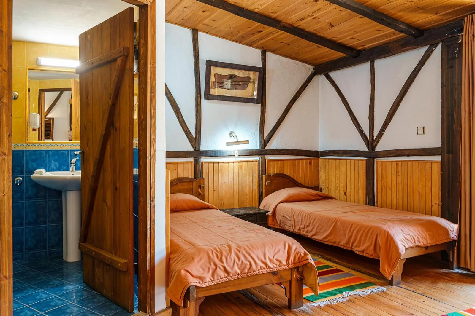 Bathroom, Bed in Hotel Avion - Self check in