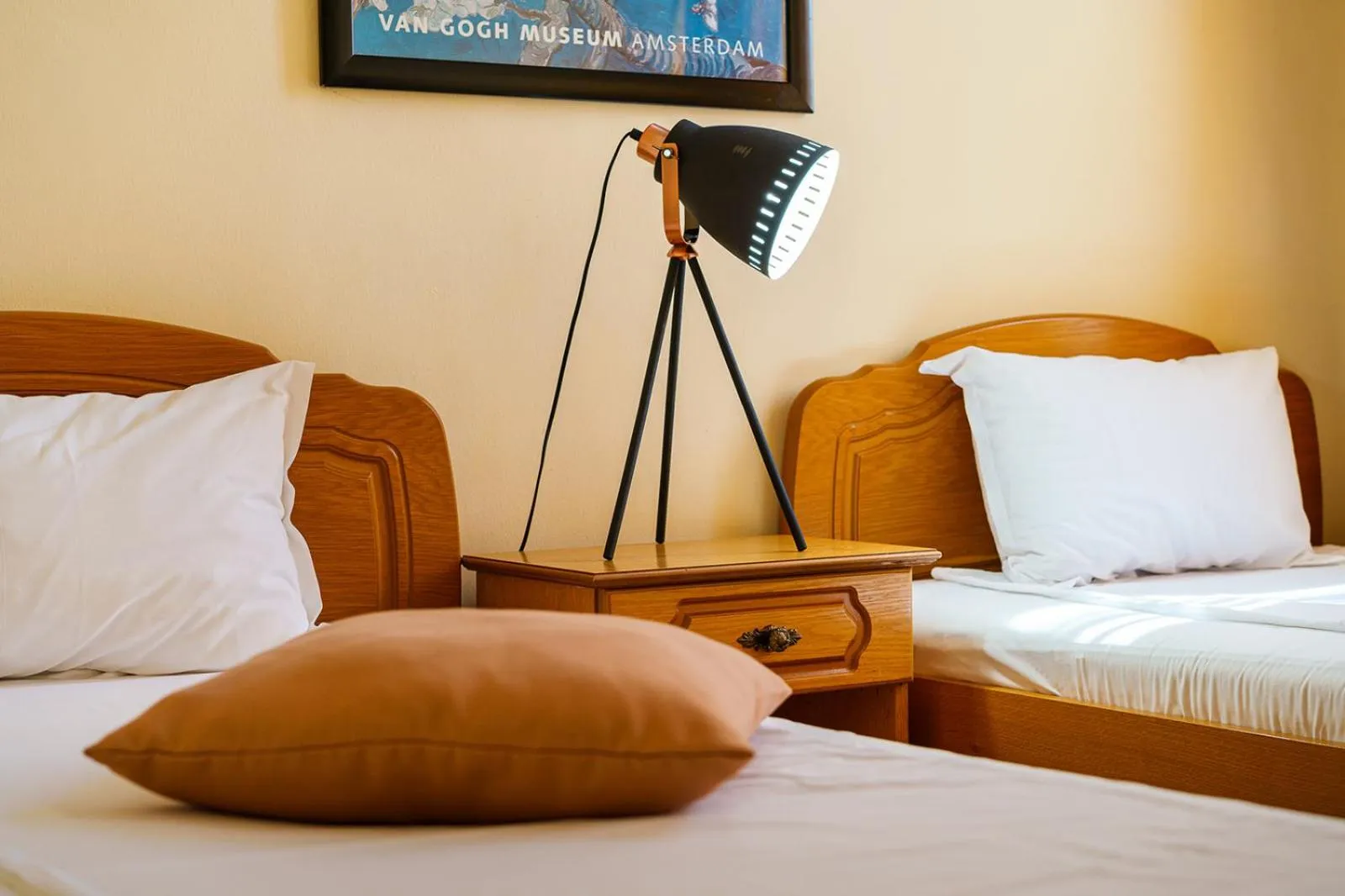 Photo of the whole room, Bed in Hotel Avion - Self check in