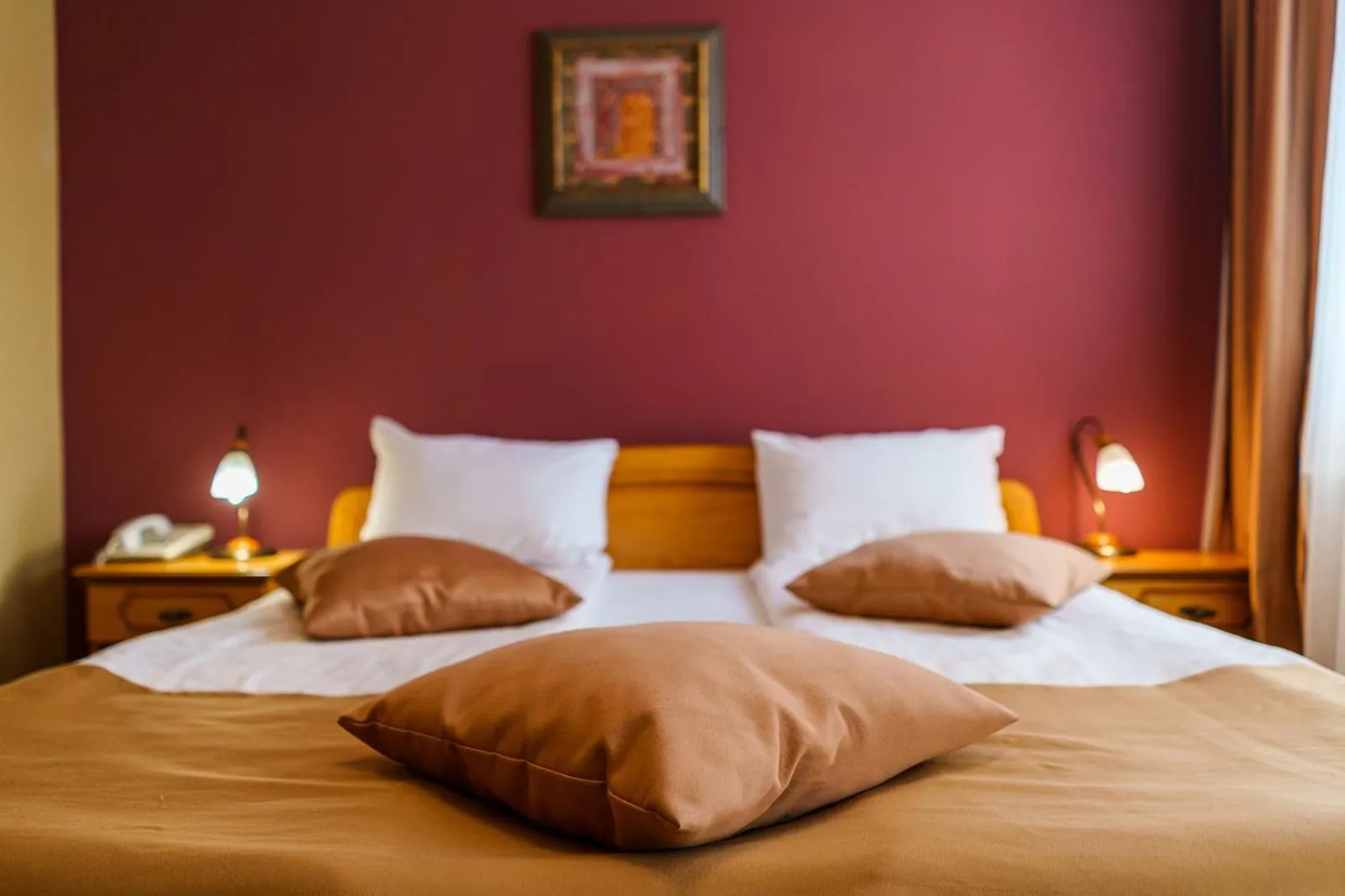 Bed in Hotel Avion - Self check in