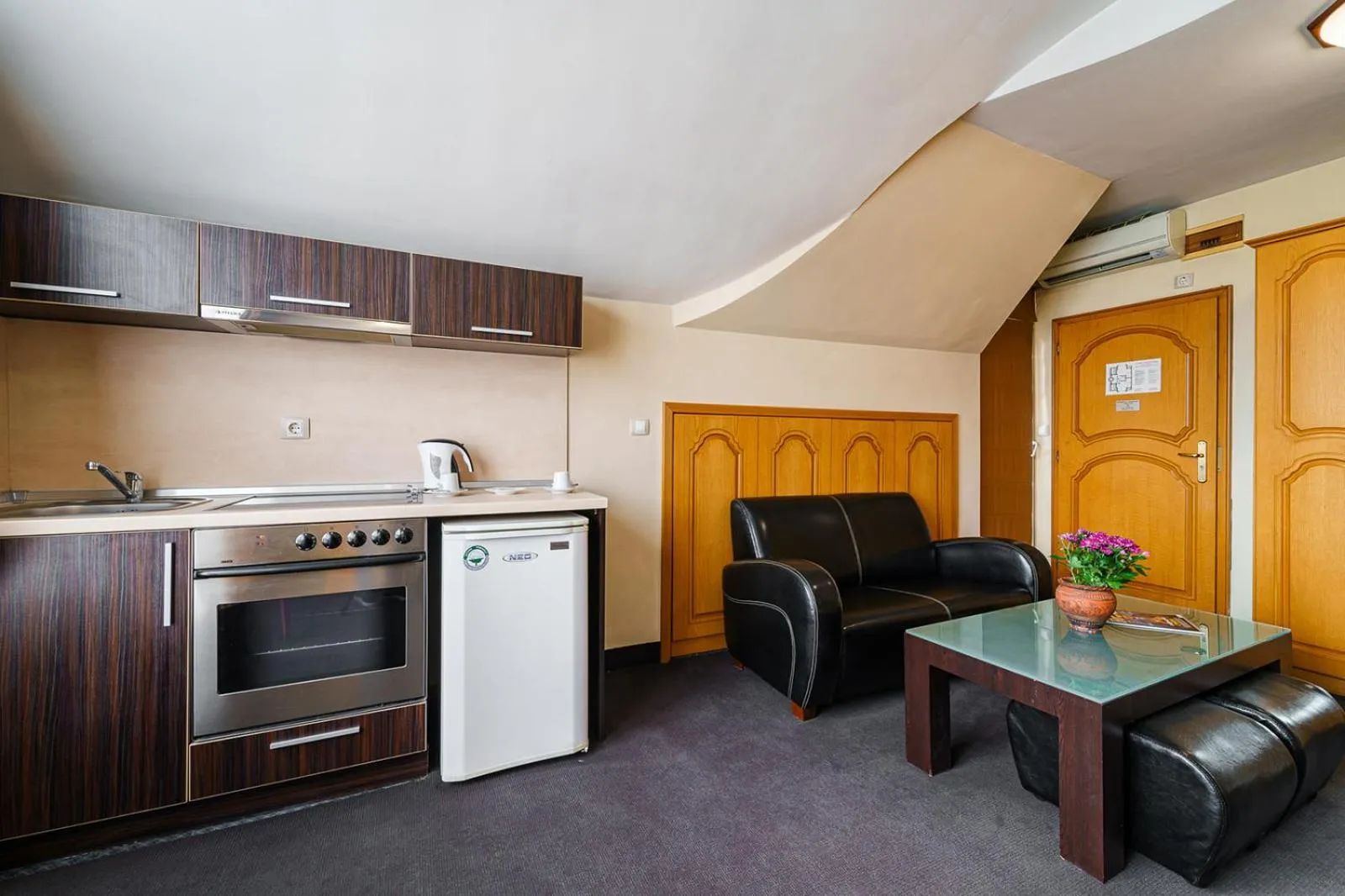 Coffee/tea facilities in Hotel Avion - Self check in