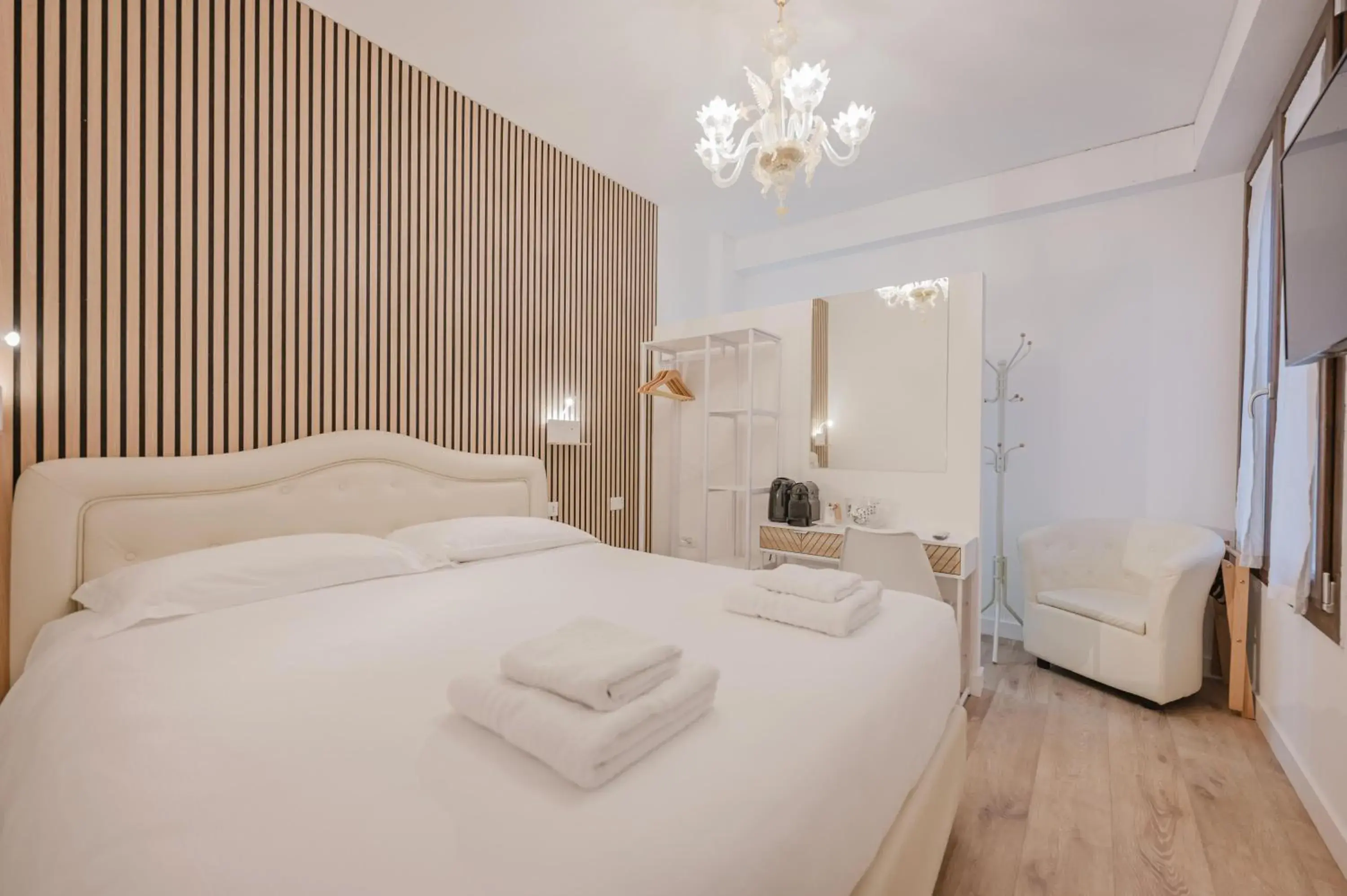 Superior King Room in Rialto Suite 707 Superior King Room in Rialto Suite 707