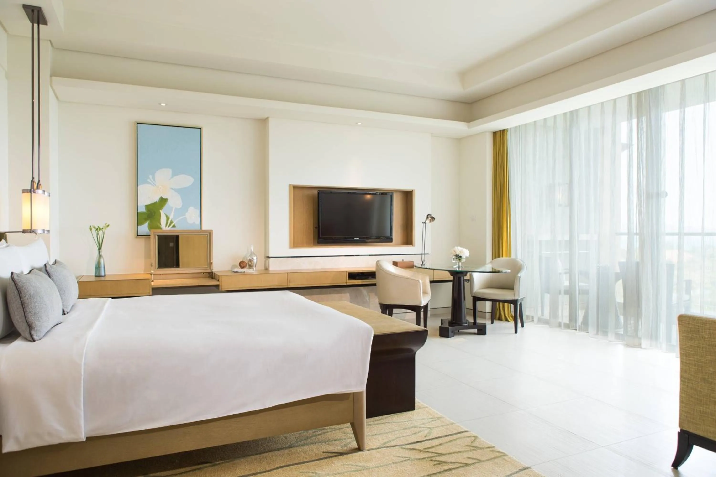 Photo of the whole room, Bed in Renaissance Sanya Haitang Bay Resort