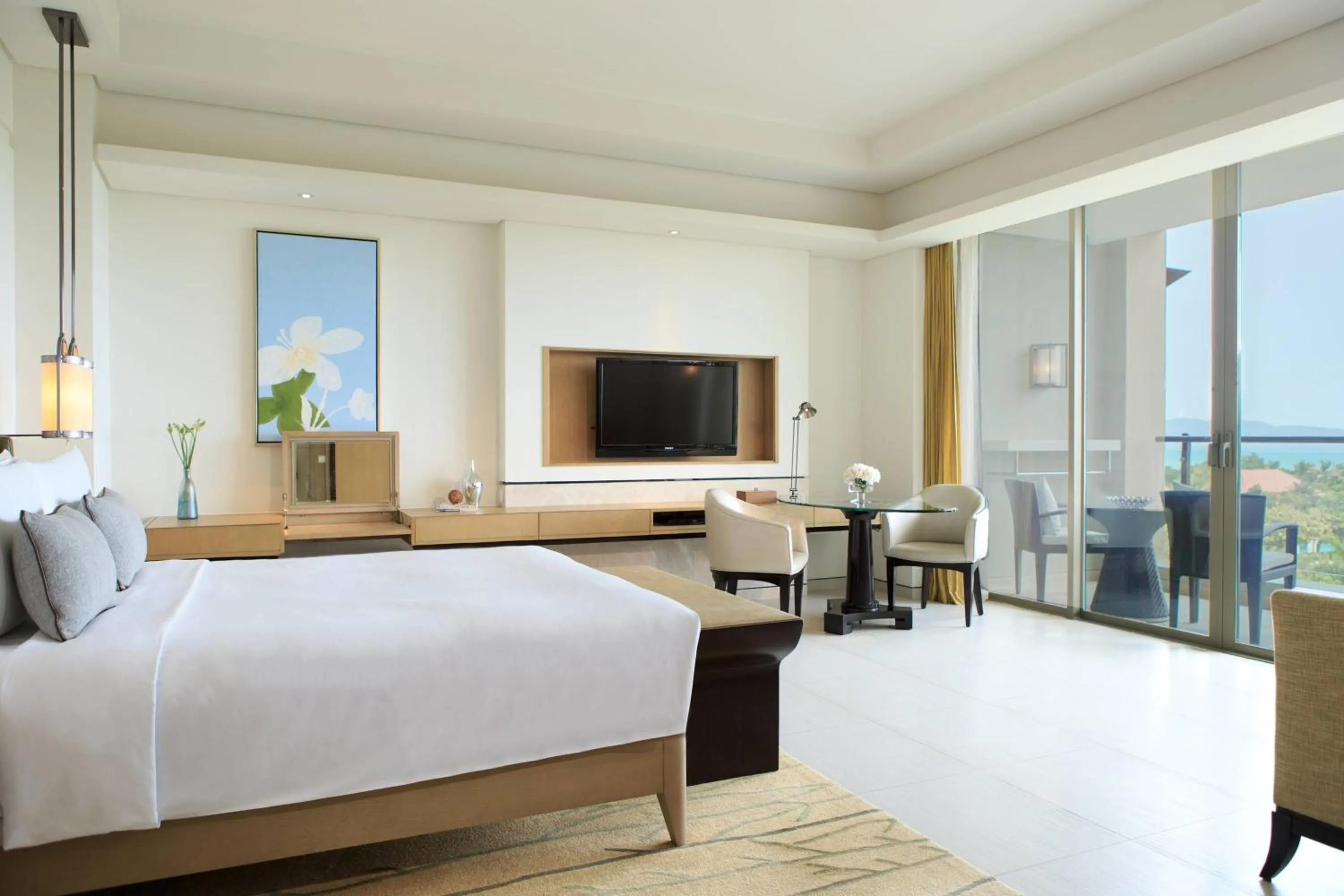 Photo of the whole room, Bed in Renaissance Sanya Haitang Bay Resort