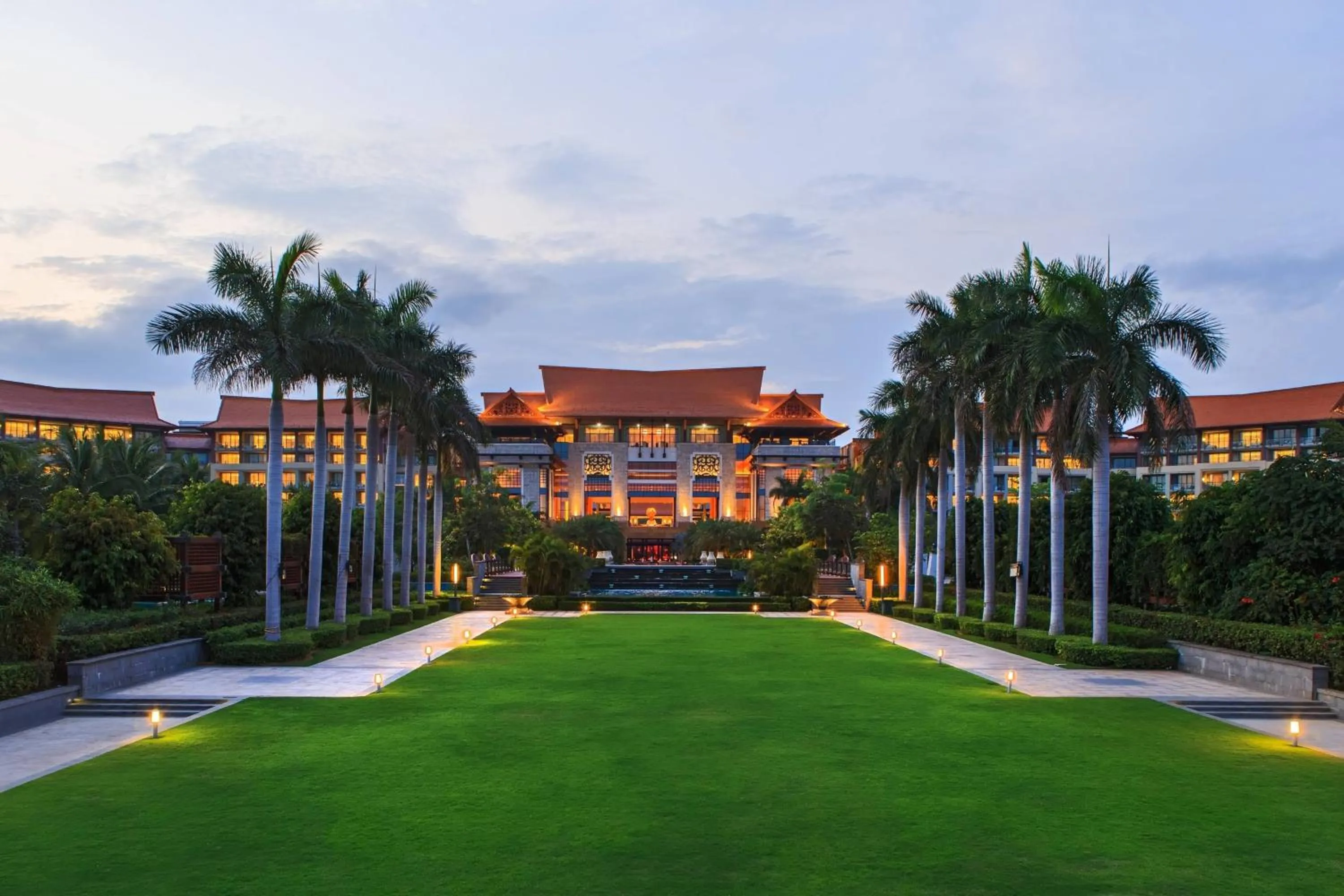 Property building in Renaissance Sanya Haitang Bay Resort