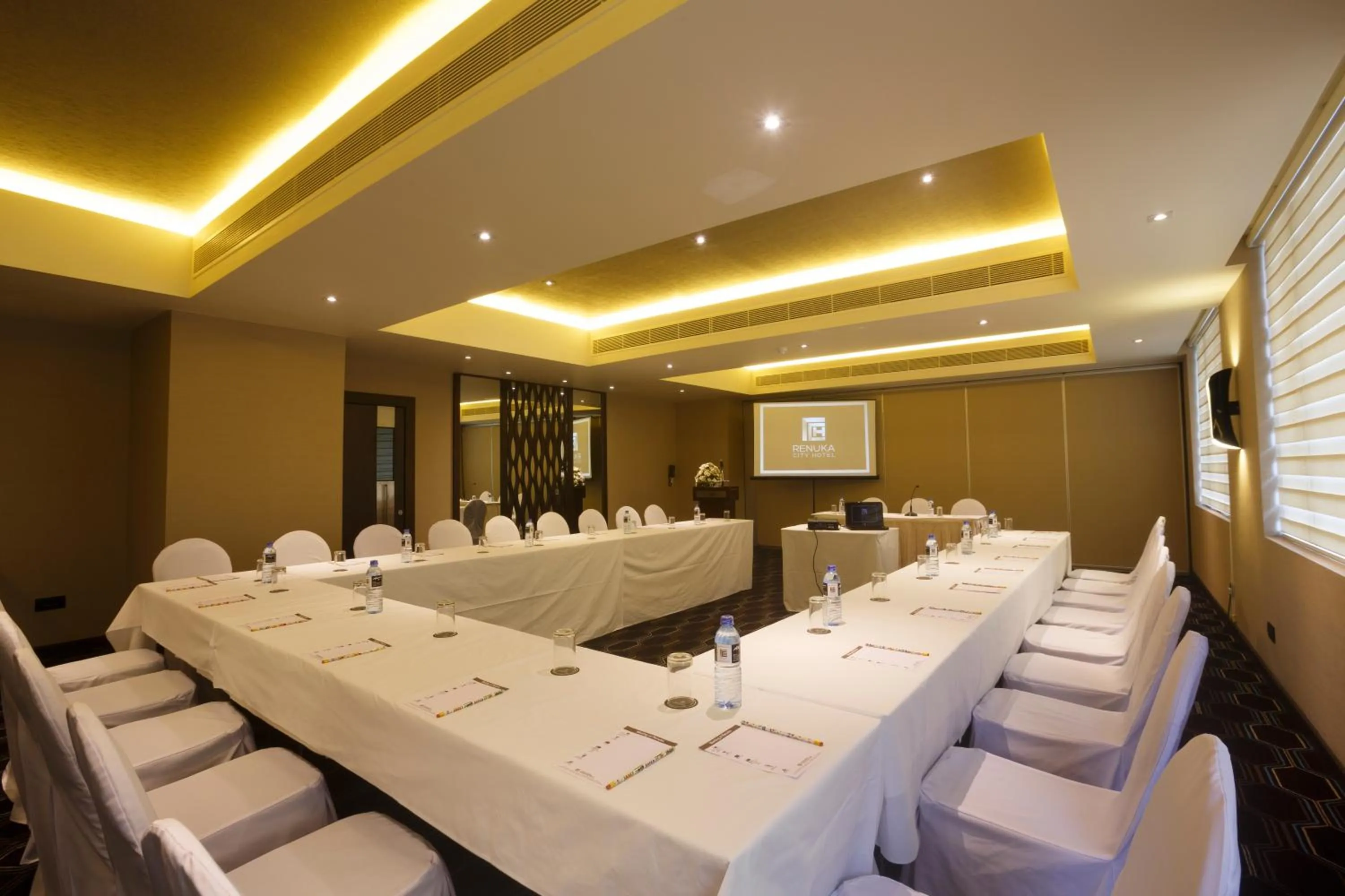 Banquet/Function facilities in Renuka City Hotel