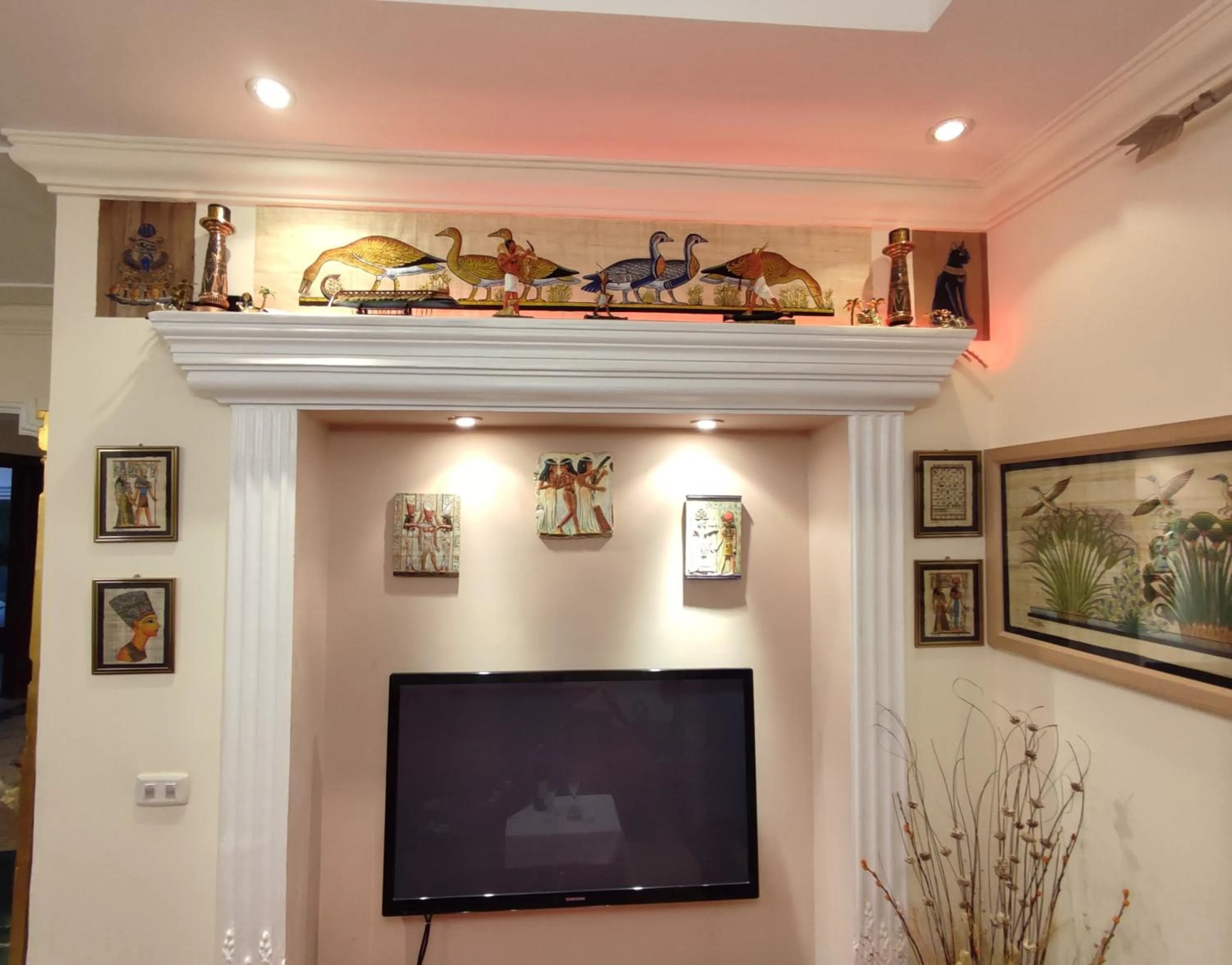 TV and multimedia in Villa Rayan