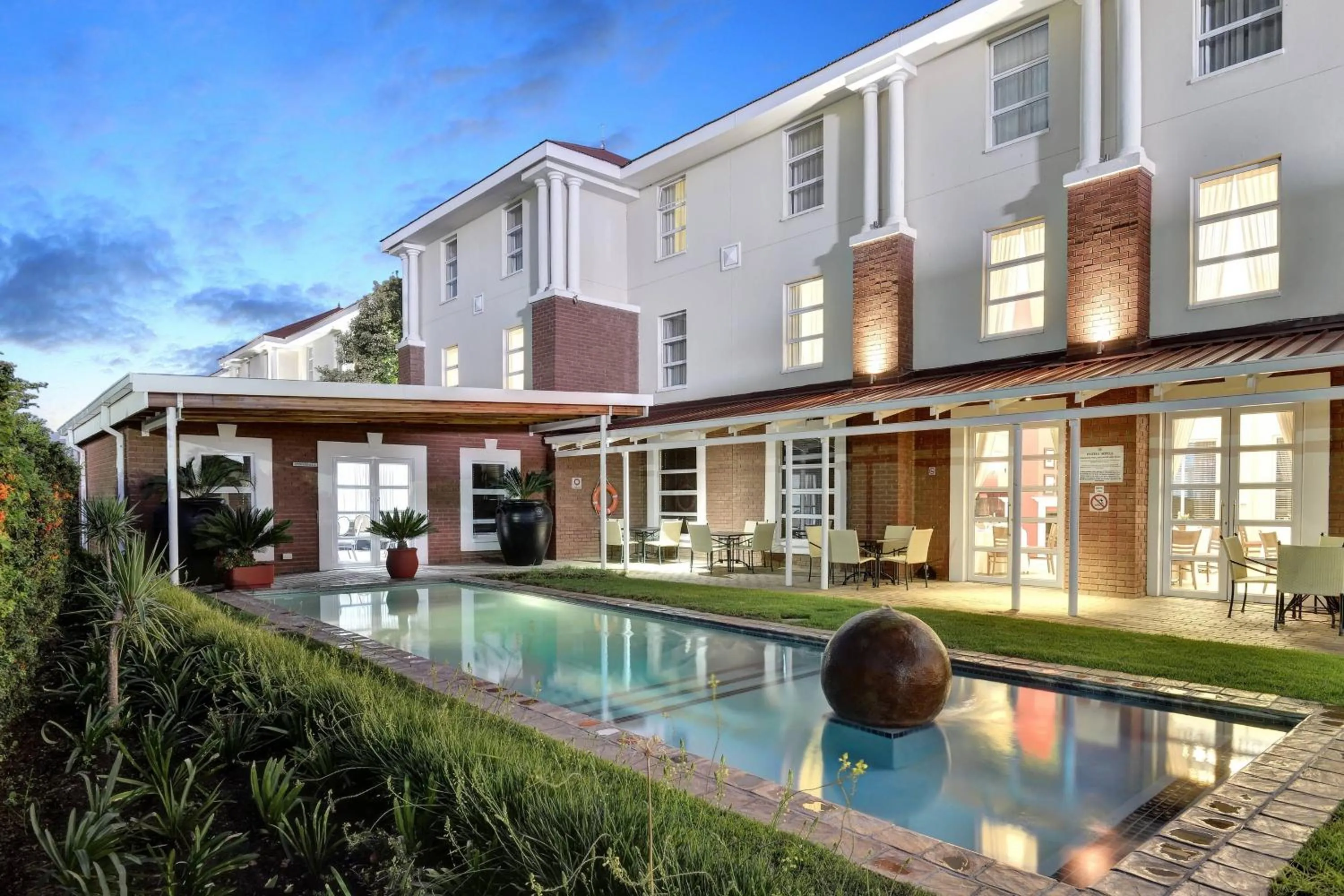 Swimming pool in Protea Hotel by Marriott Mahikeng