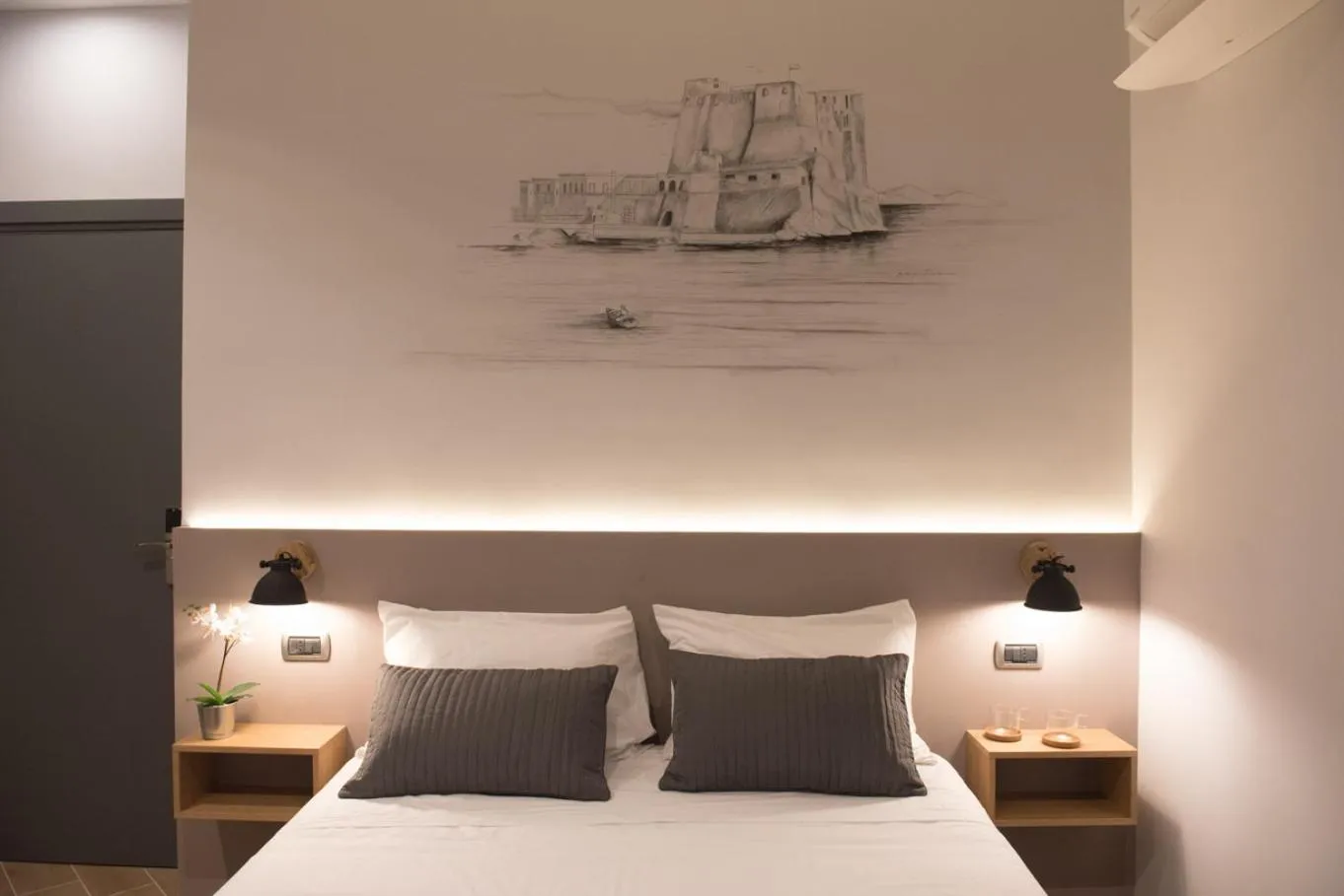 Photo of the whole room, Bed in Eco di Napoli