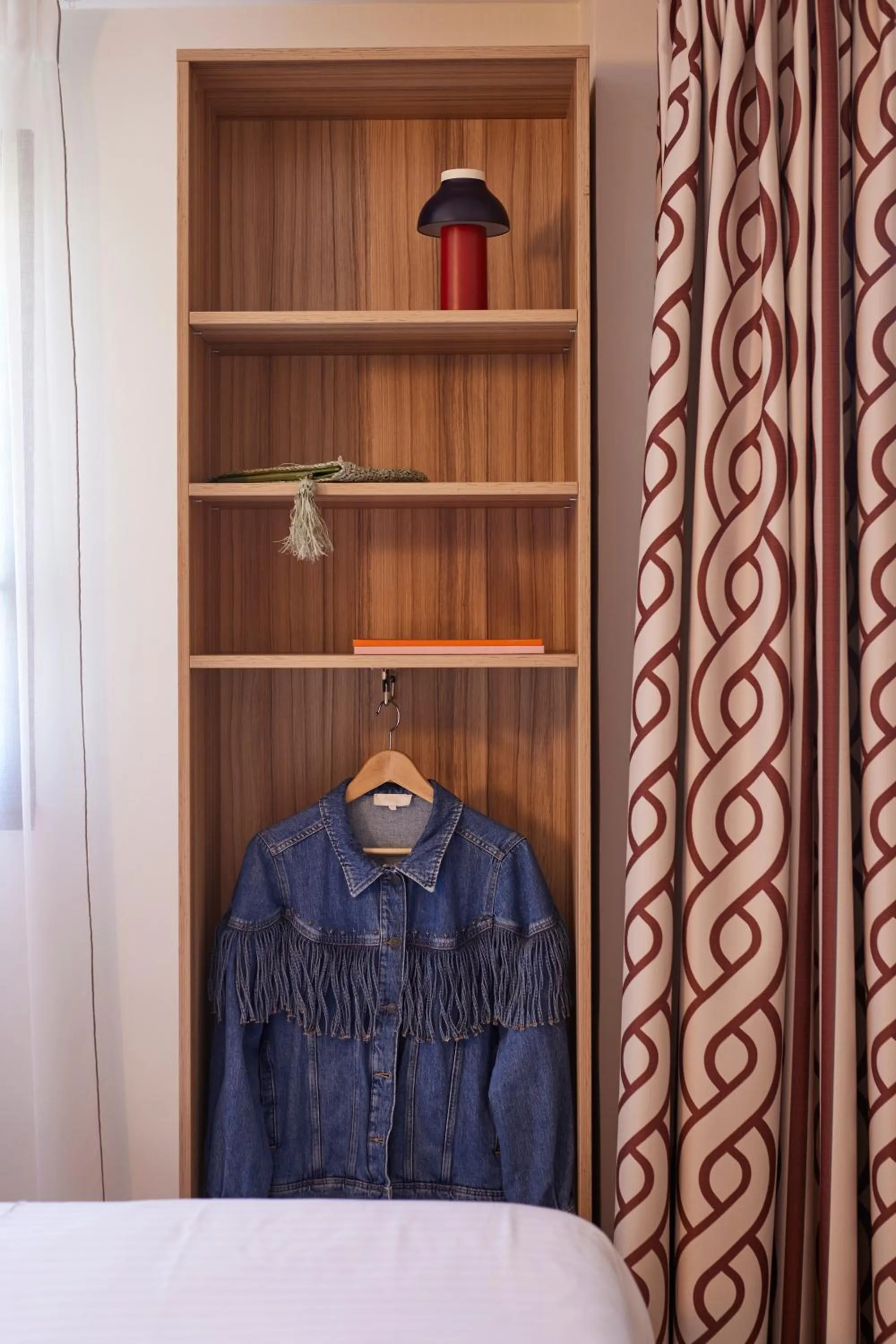 wardrobe in Hotel-Restaurant Isidore Nice Ouest