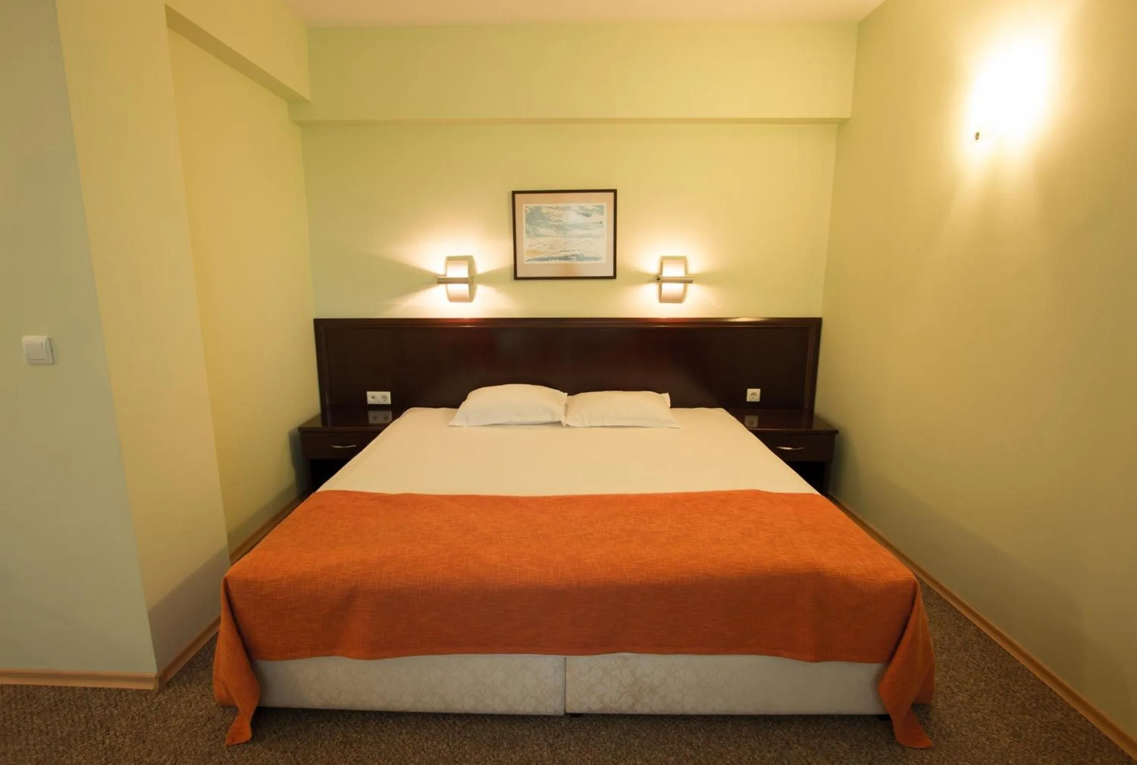 Bedroom, Bed in Hotel Divesta - self check in