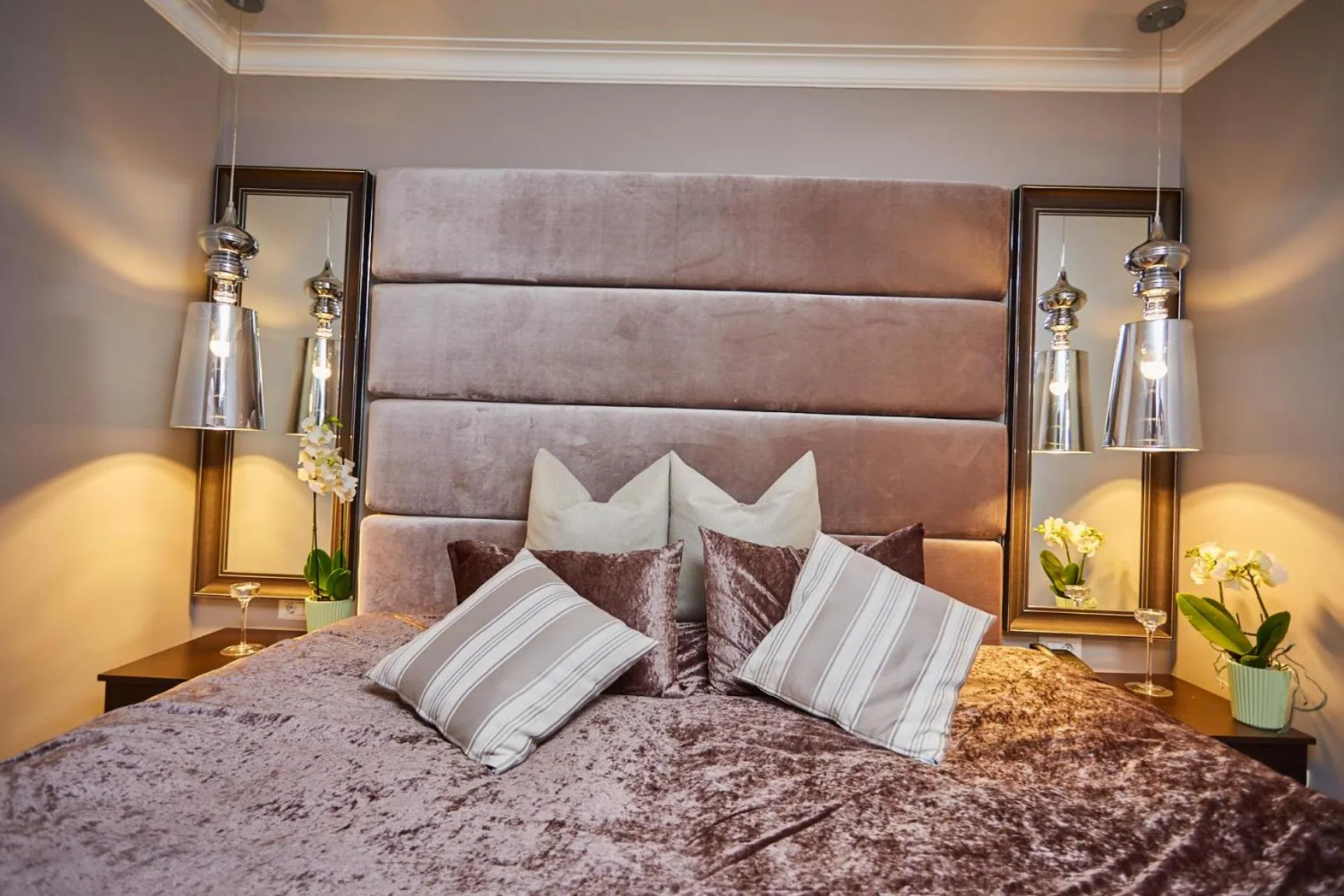 Bed in Atlantic Hotel - Free Parking