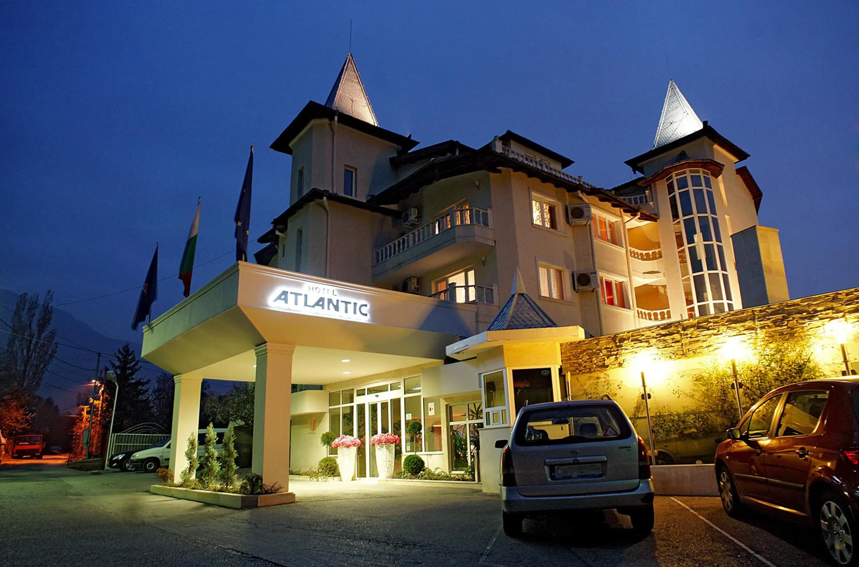 Facade/entrance in Atlantic Hotel - Free Parking