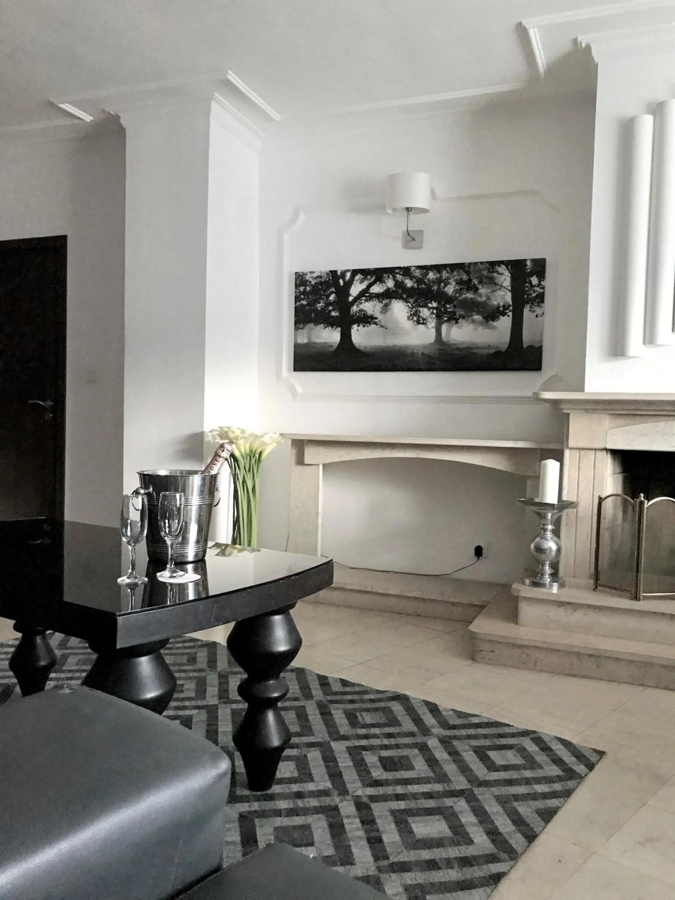 TV and multimedia in Atlantic Hotel - Free Parking