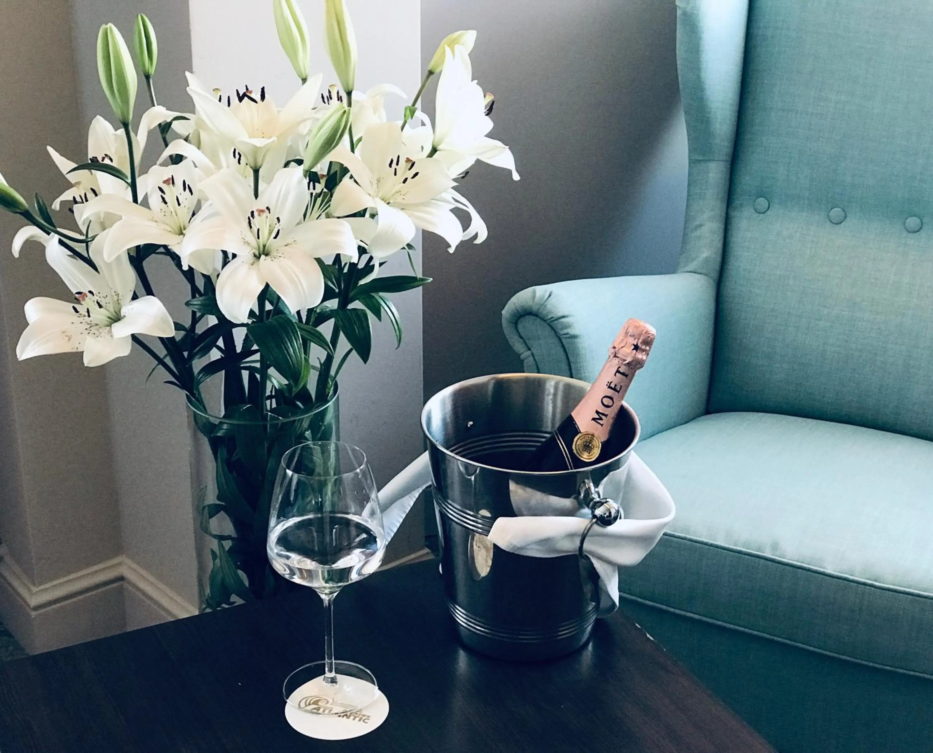 Alcoholic drinks in Atlantic Hotel - Free Parking