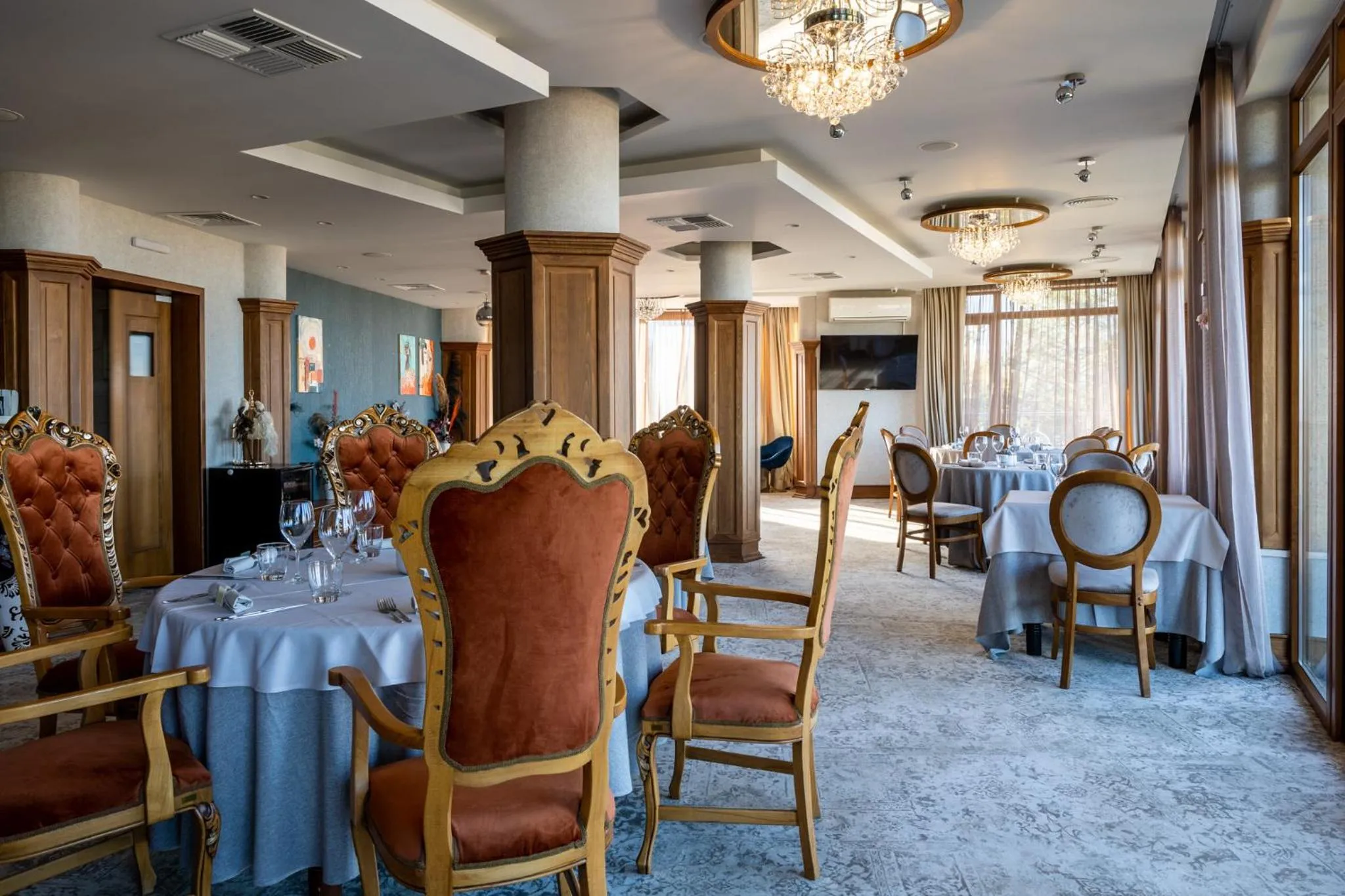 Restaurant/places to eat in Atlantic Hotel - Free Parking