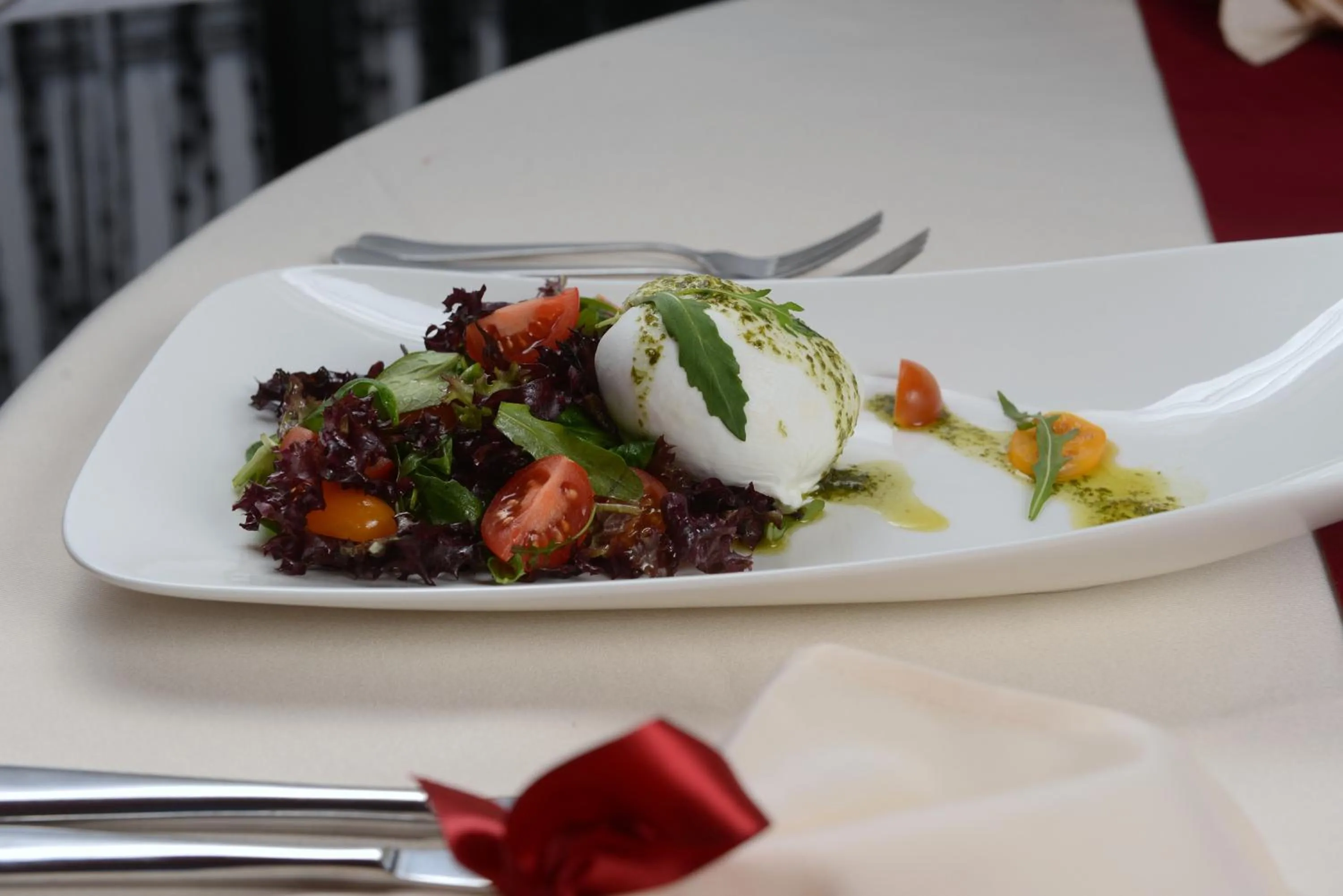 Food and drinks in Atlantic Hotel - Free Parking