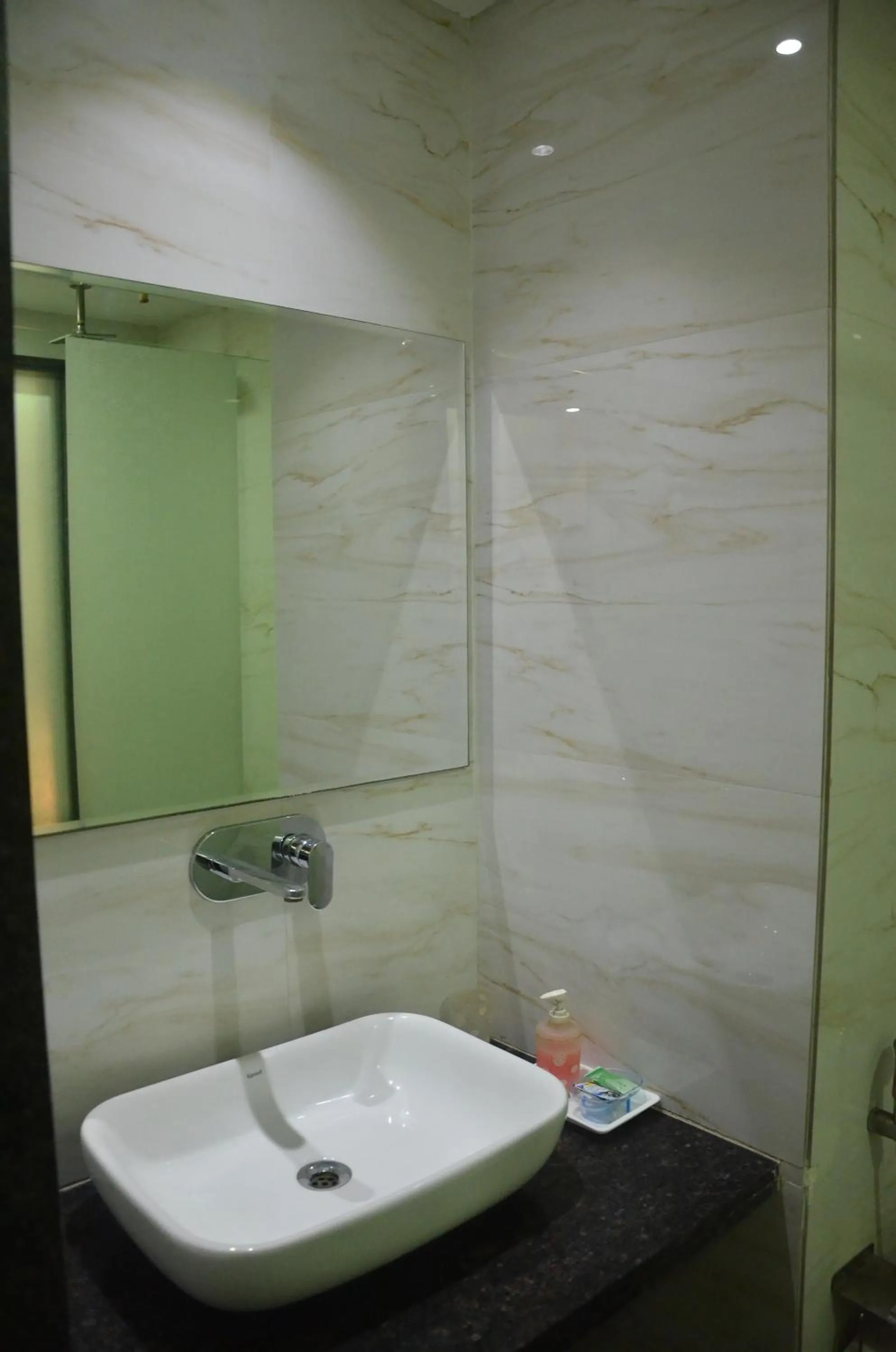 Bathroom in Hotel Sopan Heights