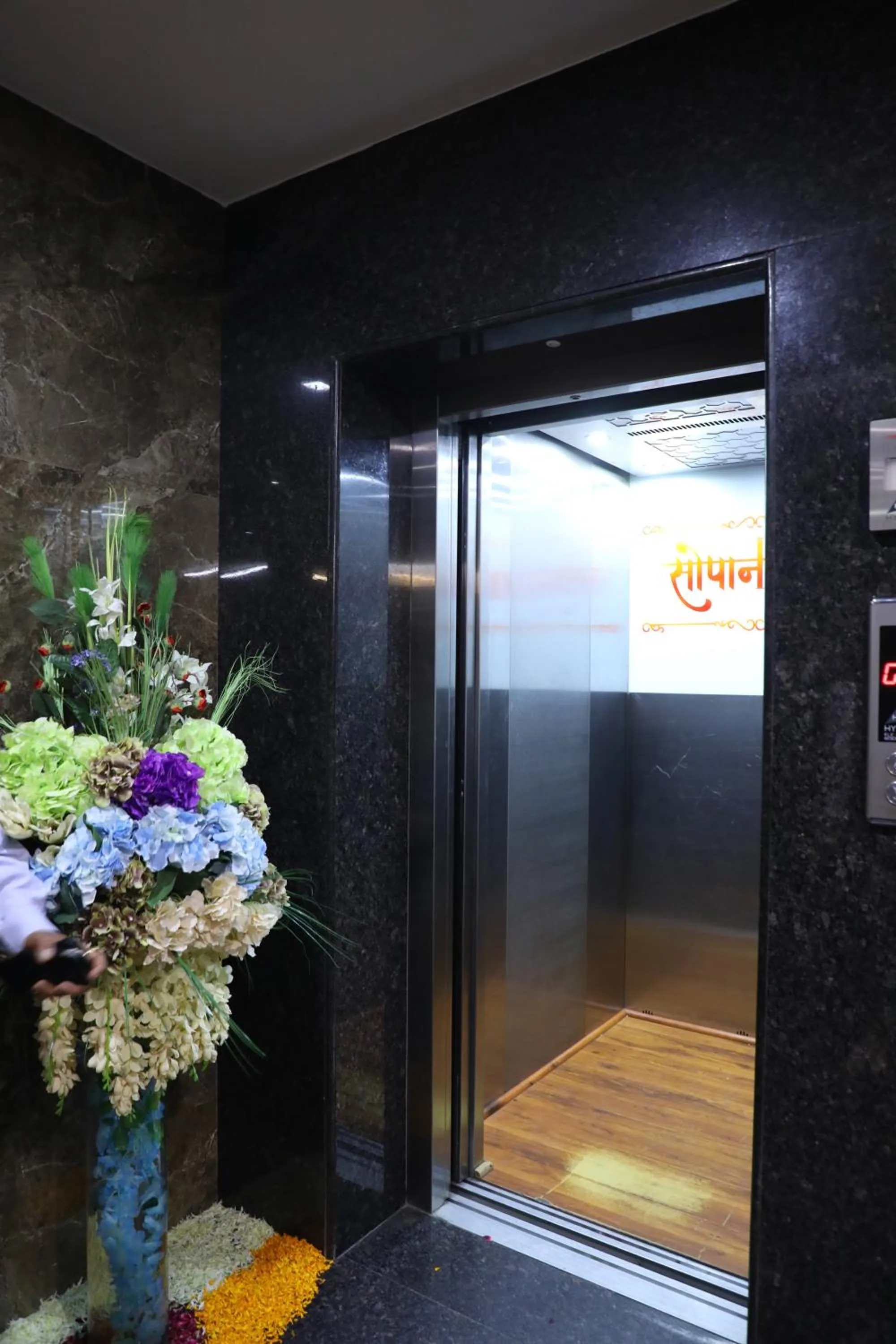 Lobby or reception in Hotel Sopan Heights